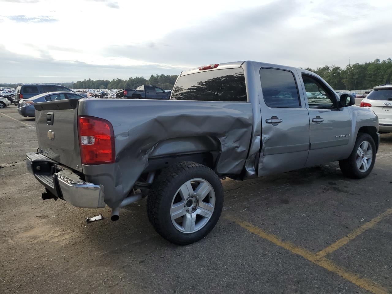 Photo 2 VIN: 3GCEC13JX8G195538 - CHEVROLET SILVERADO 