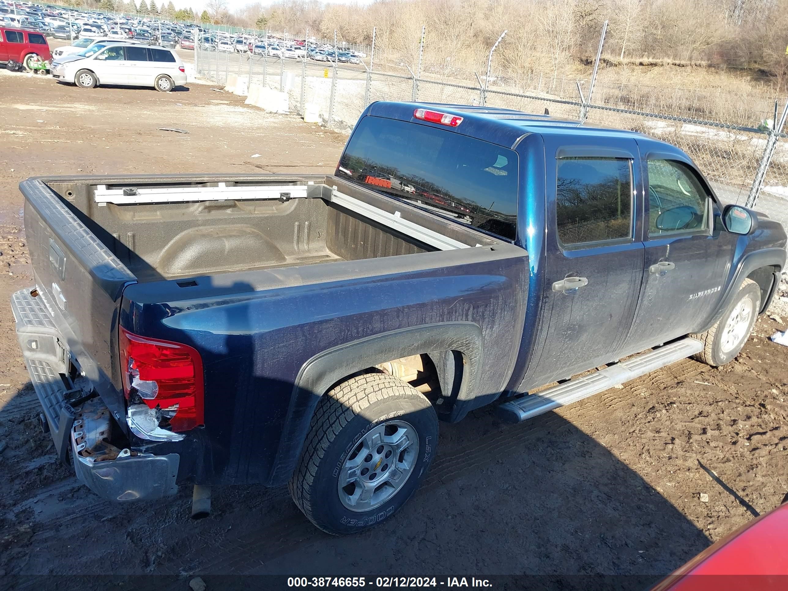 Photo 3 VIN: 3GCEC13JX8G216243 - CHEVROLET SILVERADO 