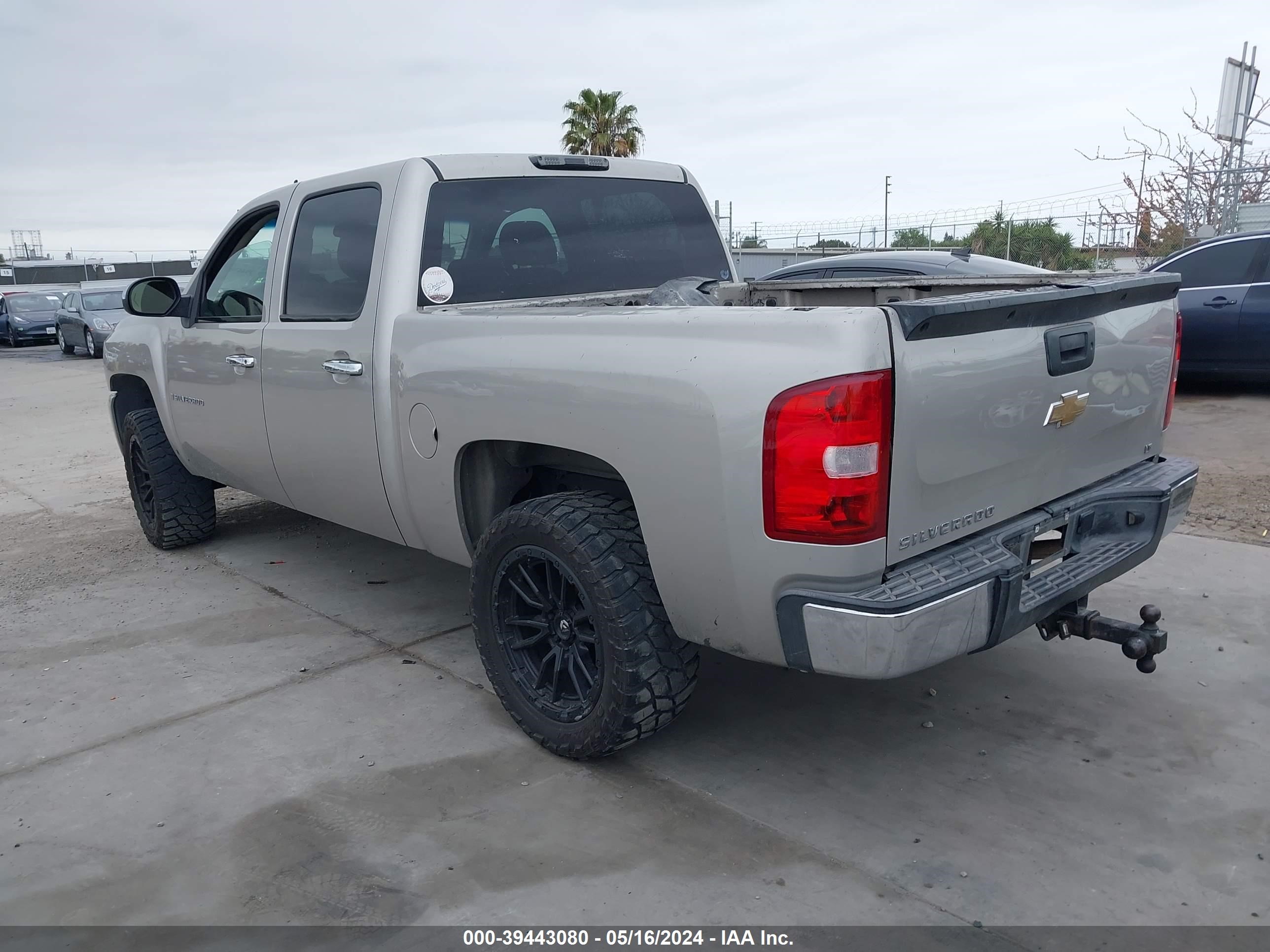 Photo 2 VIN: 3GCEC23J29G228815 - CHEVROLET SILVERADO 