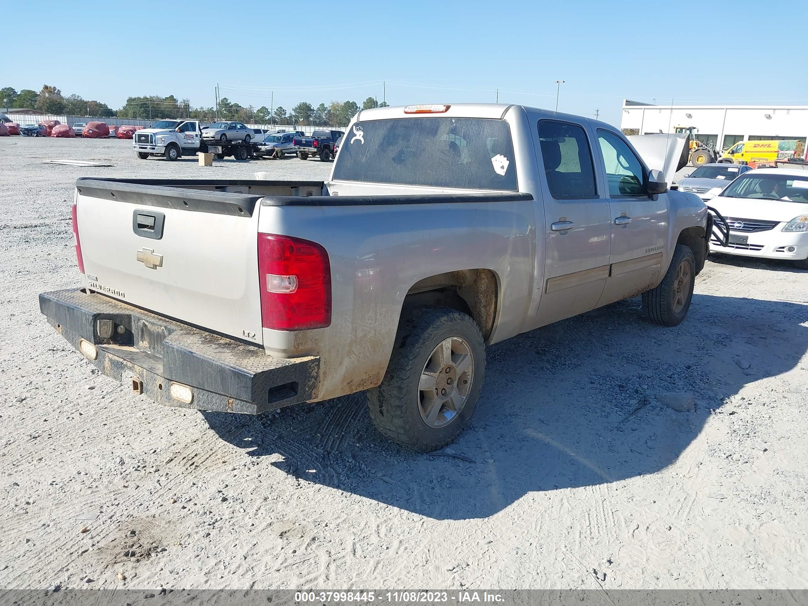 Photo 3 VIN: 3GCEC33049G203623 - CHEVROLET SILVERADO 