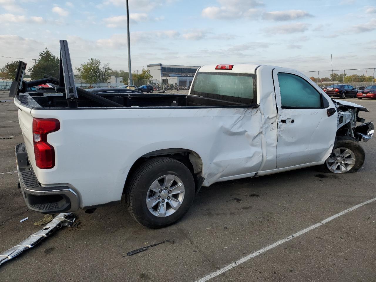 Photo 2 VIN: 3GCNWAEF6LG256392 - CHEVROLET SILVERADO 