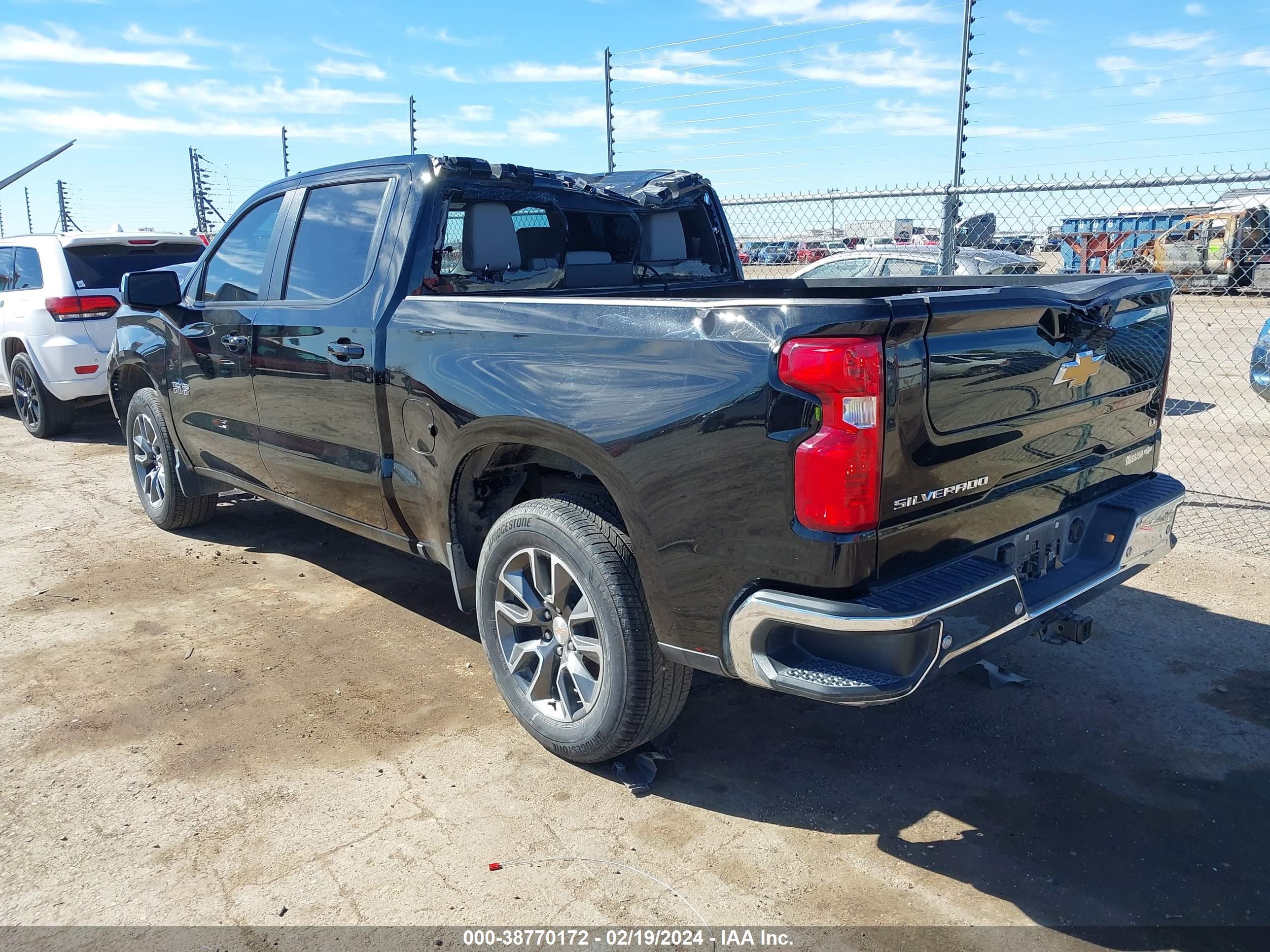 Photo 2 VIN: 3GCPACEK0PG195319 - CHEVROLET SILVERADO 