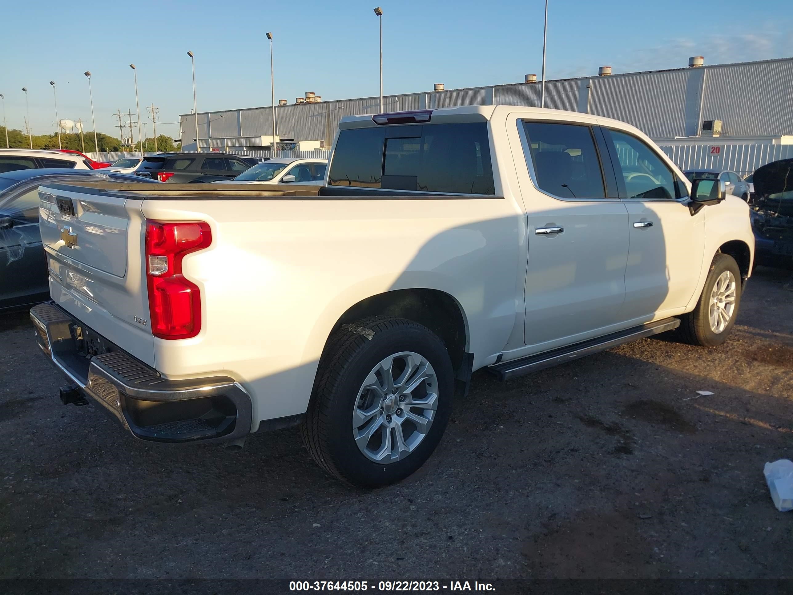 Photo 3 VIN: 3GCPAEED9NG524173 - CHEVROLET SILVERADO 