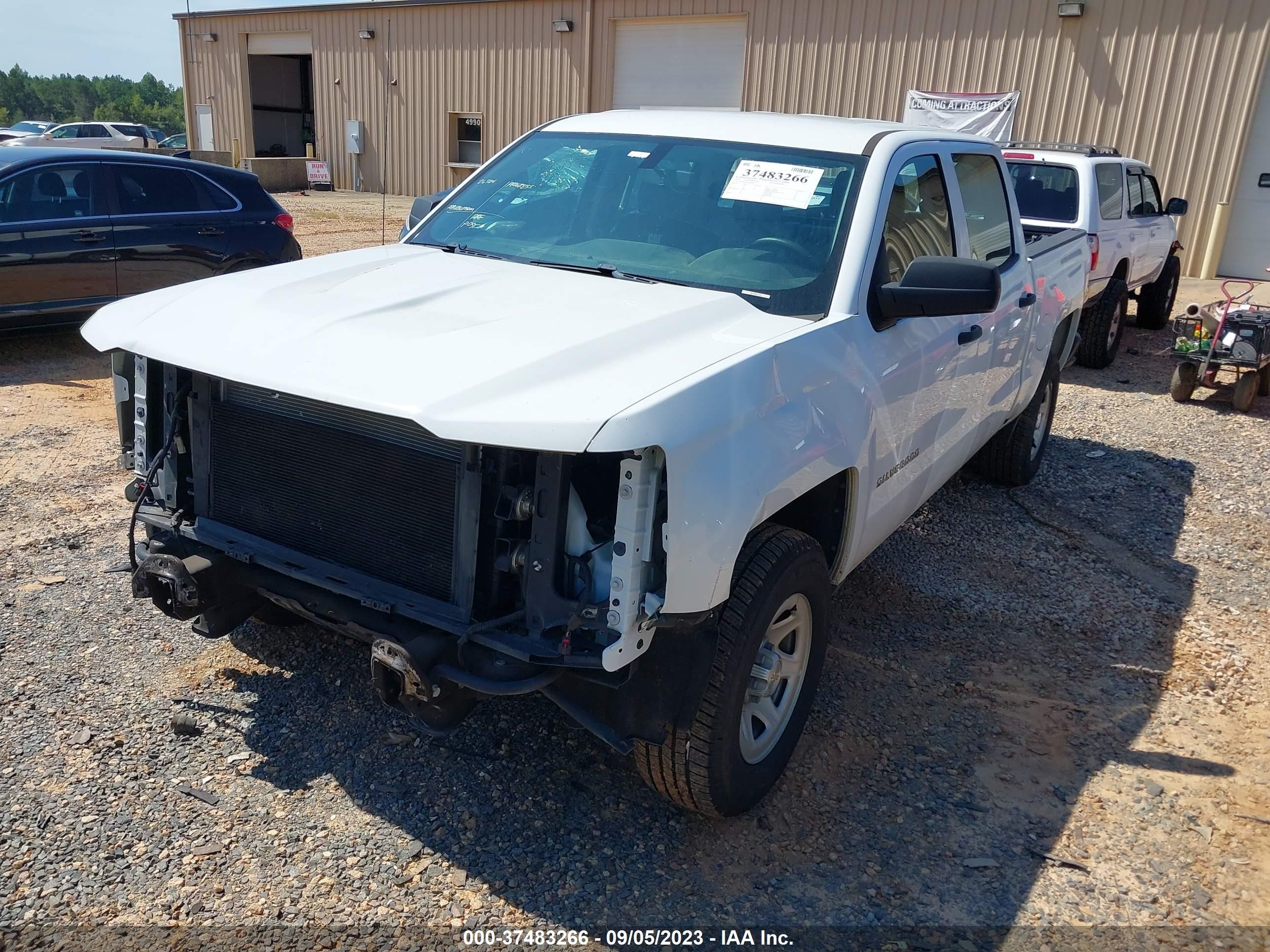 Photo 1 VIN: 3GCPCNEH0JG448317 - CHEVROLET SILVERADO 