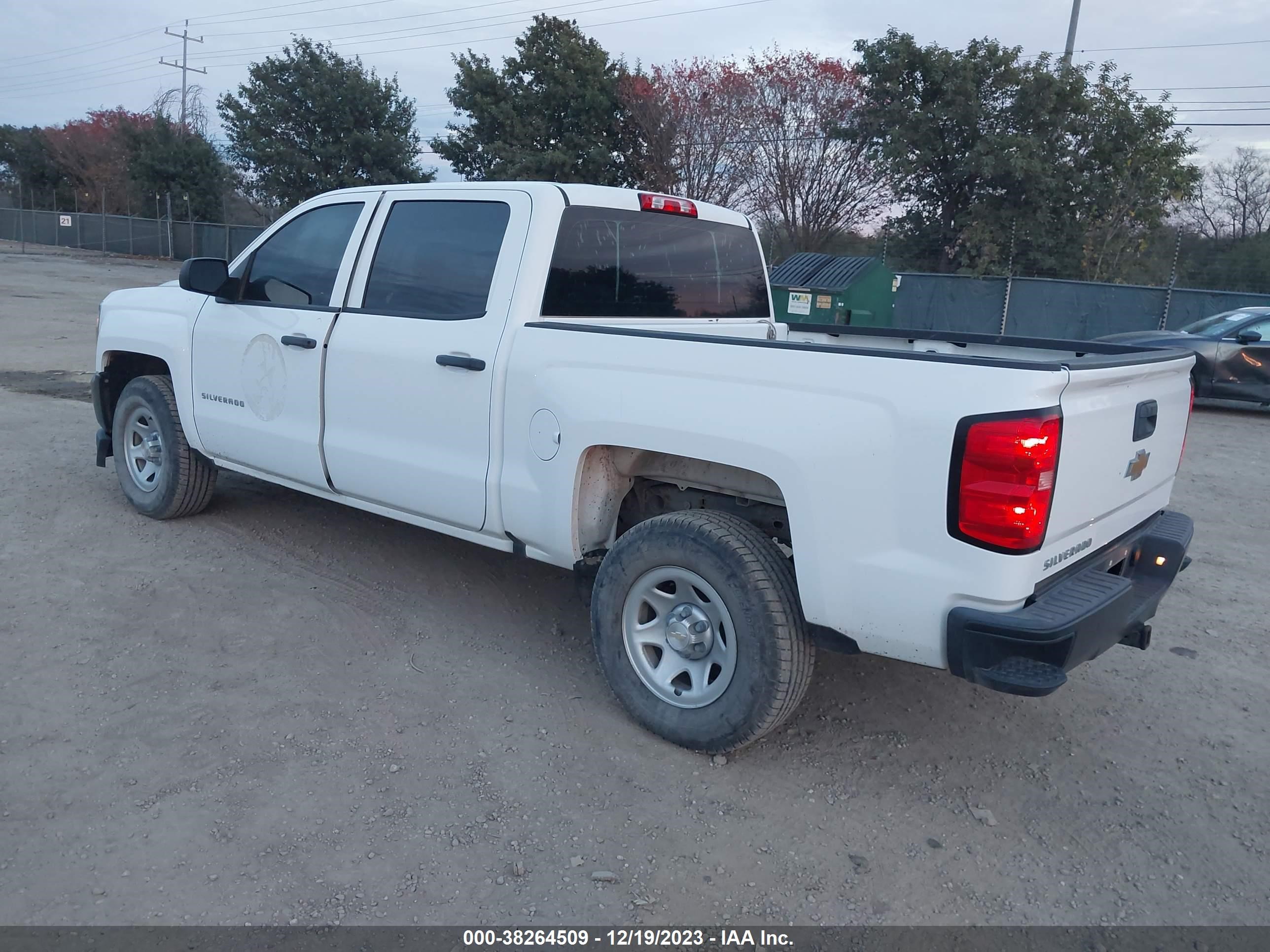 Photo 2 VIN: 3GCPCNEH3JG398139 - CHEVROLET SILVERADO 