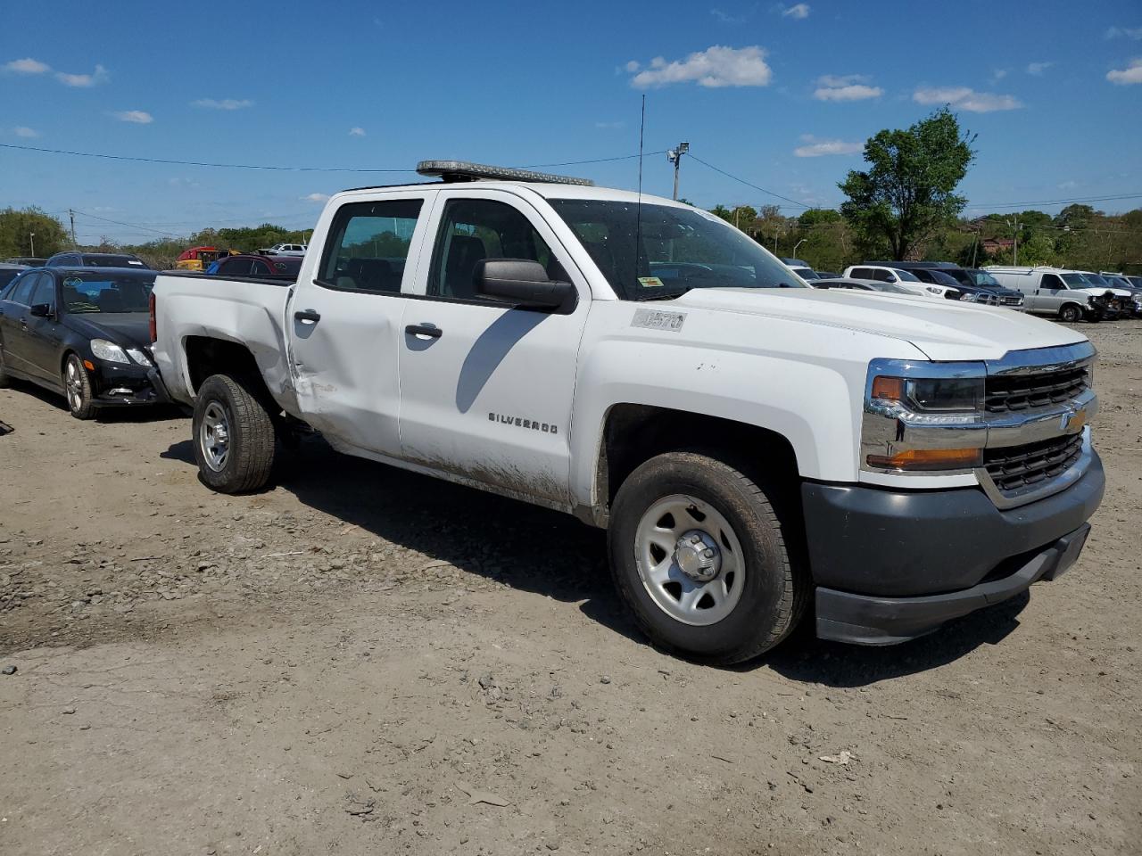 Photo 3 VIN: 3GCPCNEHXJG430570 - CHEVROLET SILVERADO 