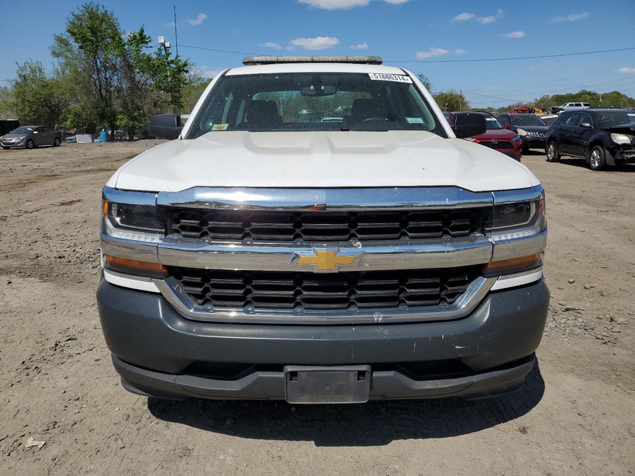 Photo 4 VIN: 3GCPCNEHXJG430570 - CHEVROLET SILVERADO 