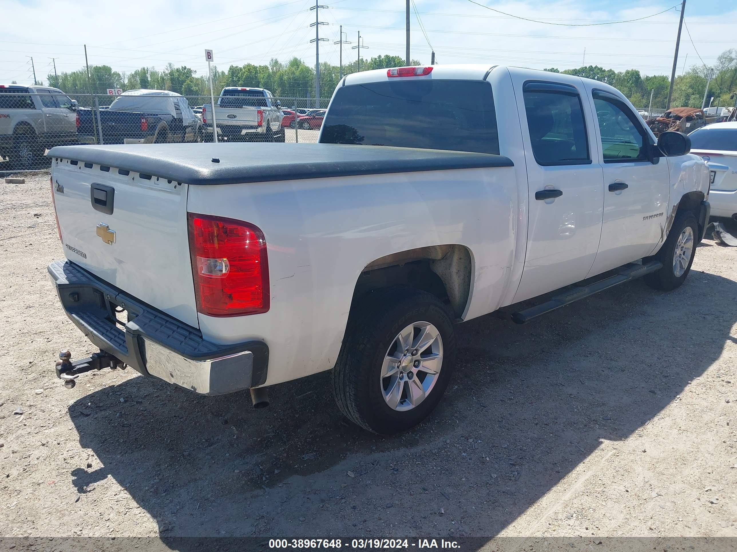 Photo 3 VIN: 3GCPCPEAXDG363231 - CHEVROLET SILVERADO 