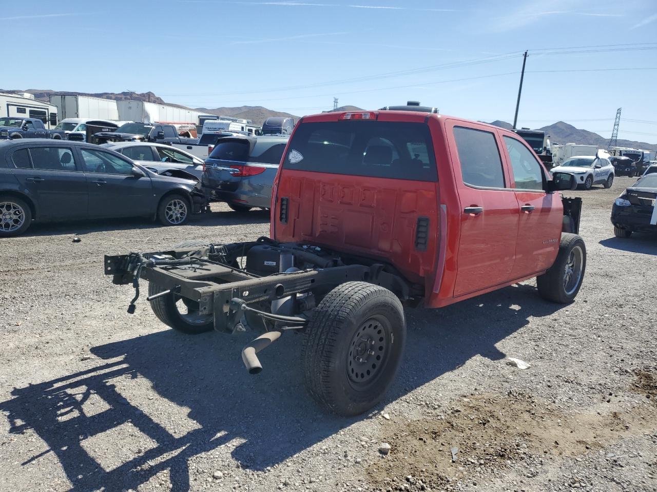 Photo 2 VIN: 3GCPCPEC3JG177365 - CHEVROLET SILVERADO 