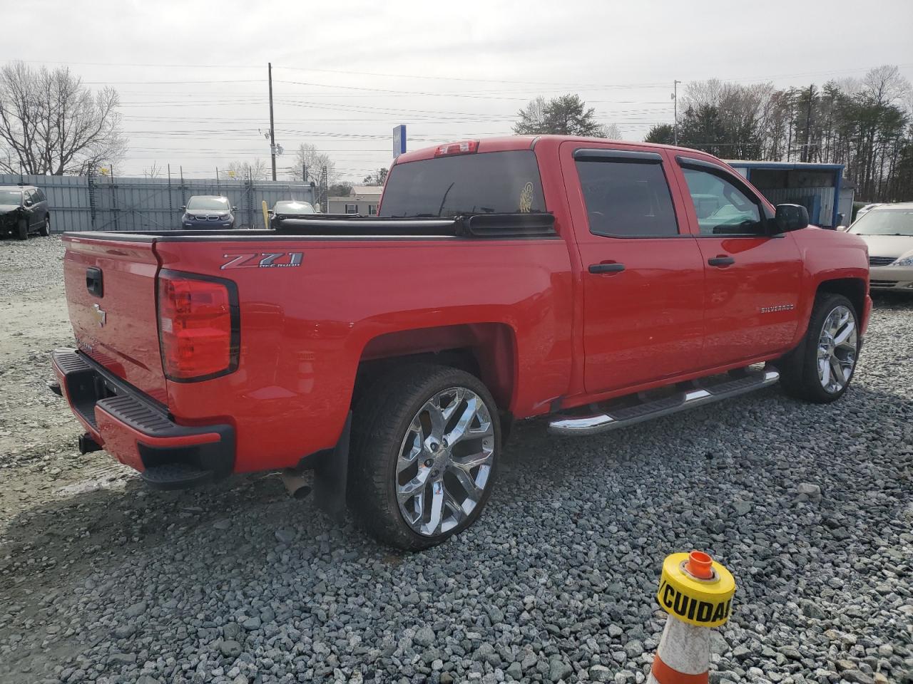 Photo 2 VIN: 3GCPCPEC7JG204714 - CHEVROLET SILVERADO 