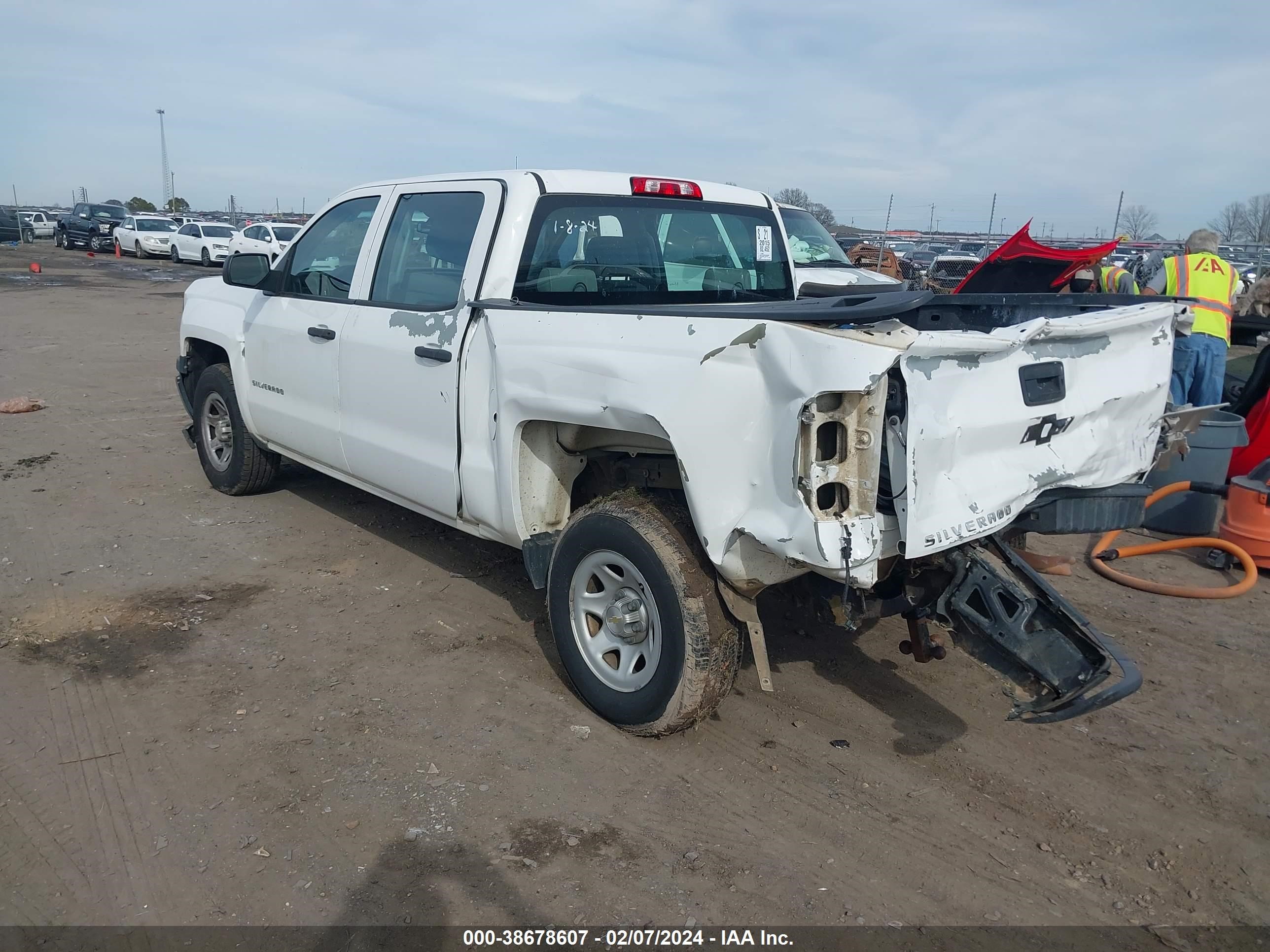 Photo 2 VIN: 3GCPCPEH9FG307829 - CHEVROLET SILVERADO 