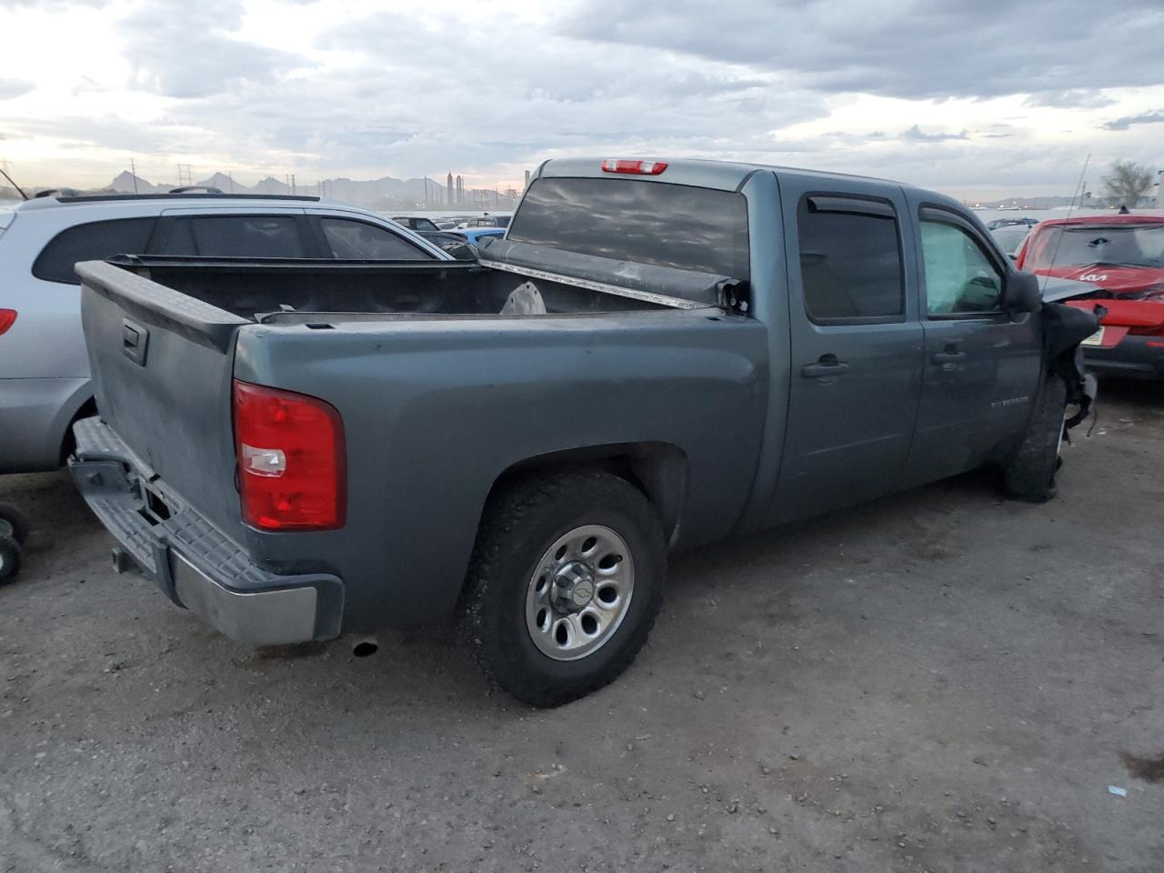 Photo 2 VIN: 3GCPCREA7BG236073 - CHEVROLET SILVERADO 