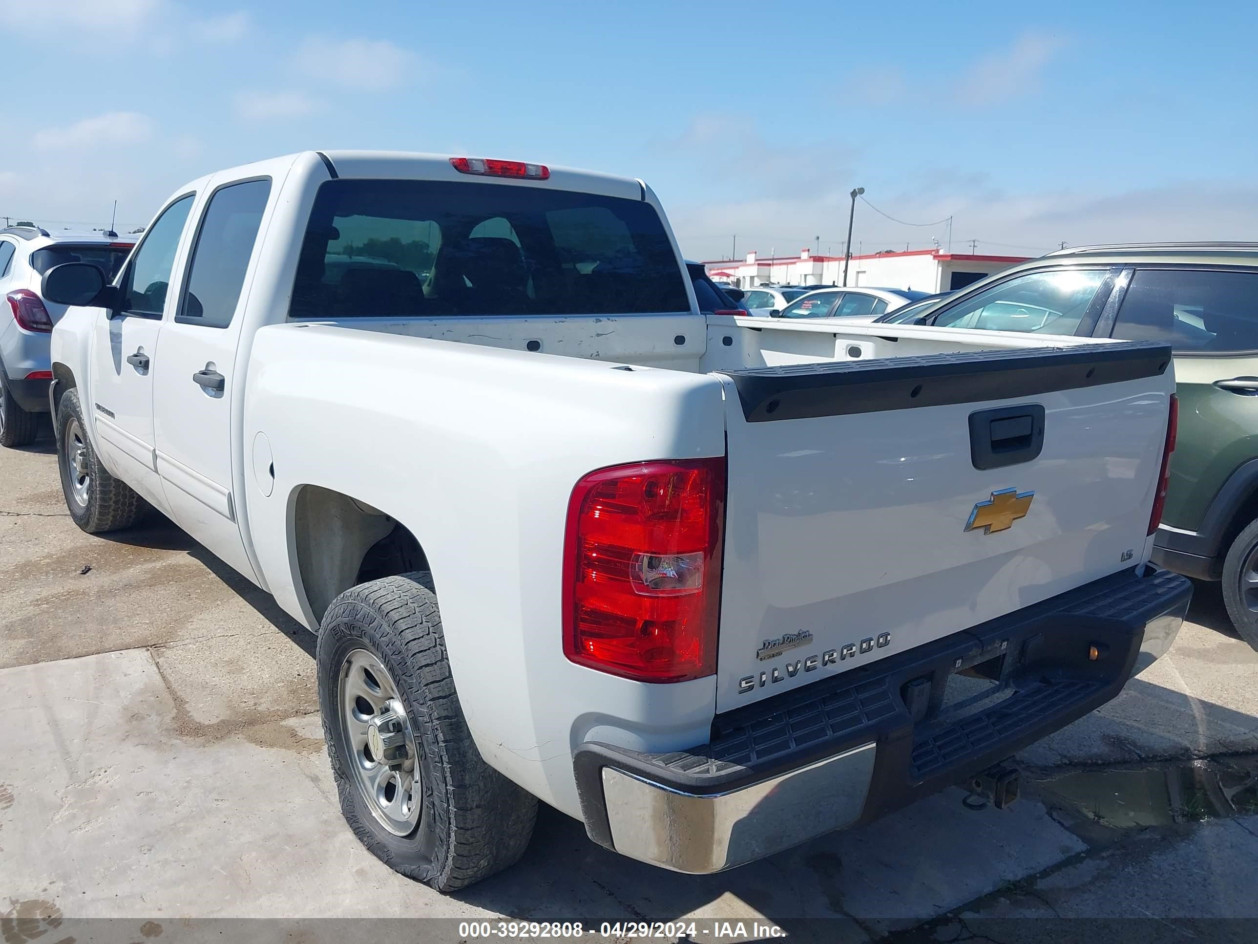 Photo 2 VIN: 3GCPCREAXDG145544 - CHEVROLET SILVERADO 