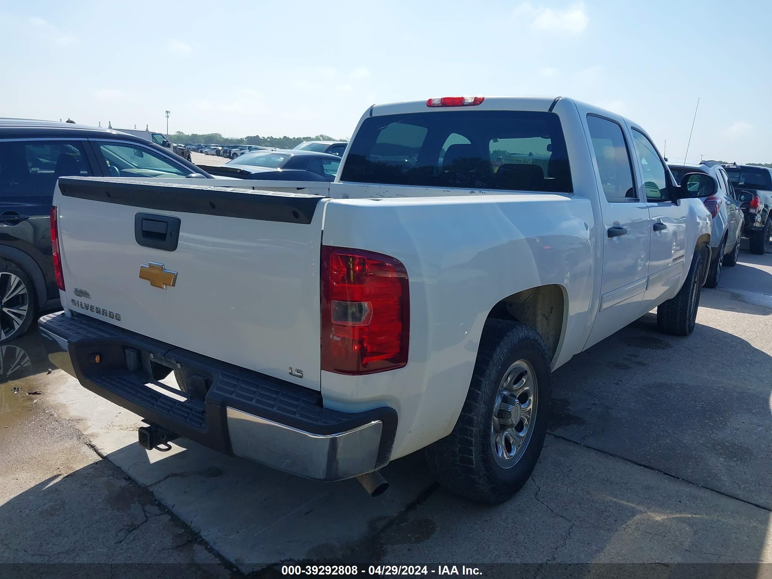 Photo 3 VIN: 3GCPCREAXDG145544 - CHEVROLET SILVERADO 