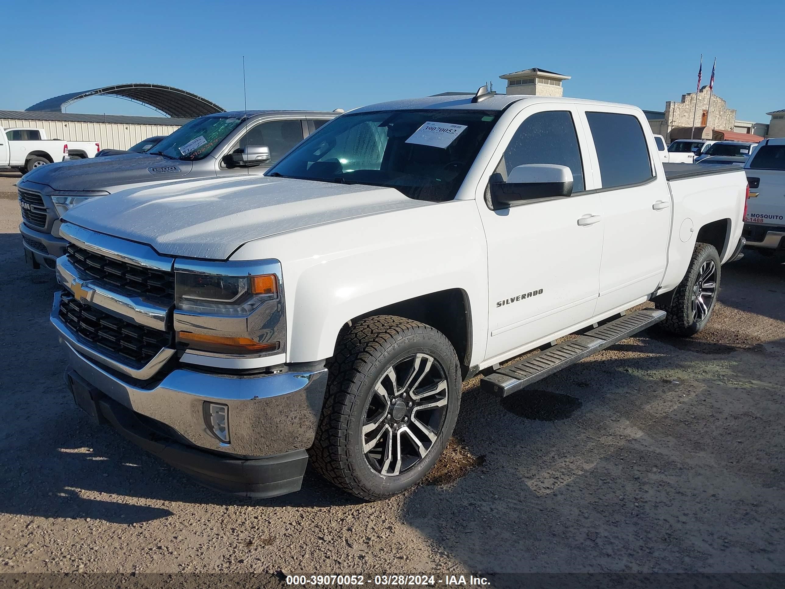 Photo 1 VIN: 3GCPCREC0HG407000 - CHEVROLET SILVERADO 