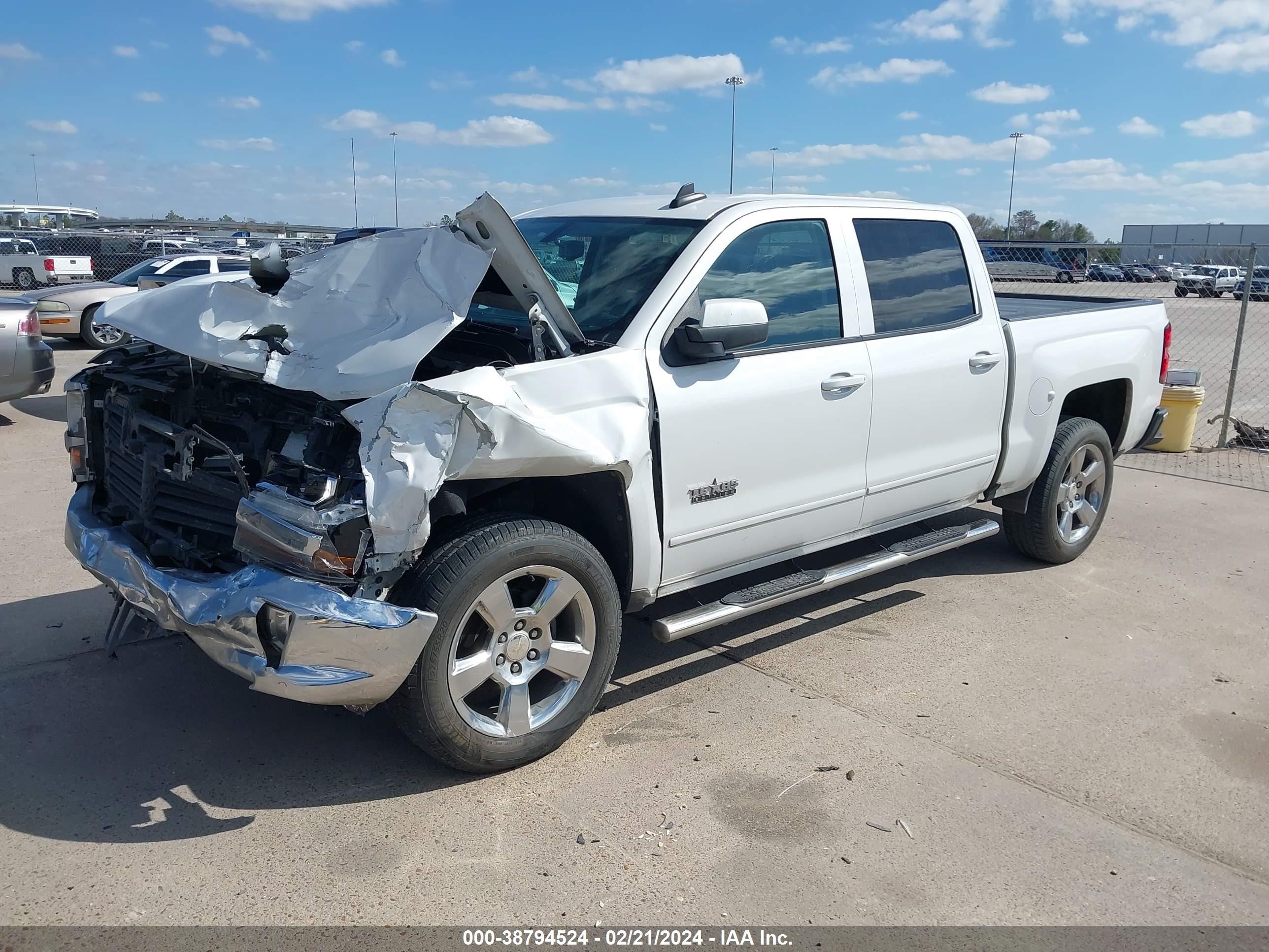 Photo 1 VIN: 3GCPCREC0JG561776 - CHEVROLET SILVERADO 