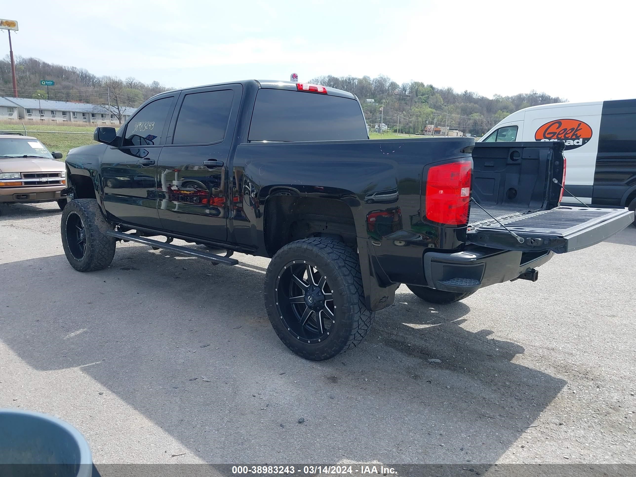 Photo 2 VIN: 3GCPCREC1EG555040 - CHEVROLET SILVERADO 