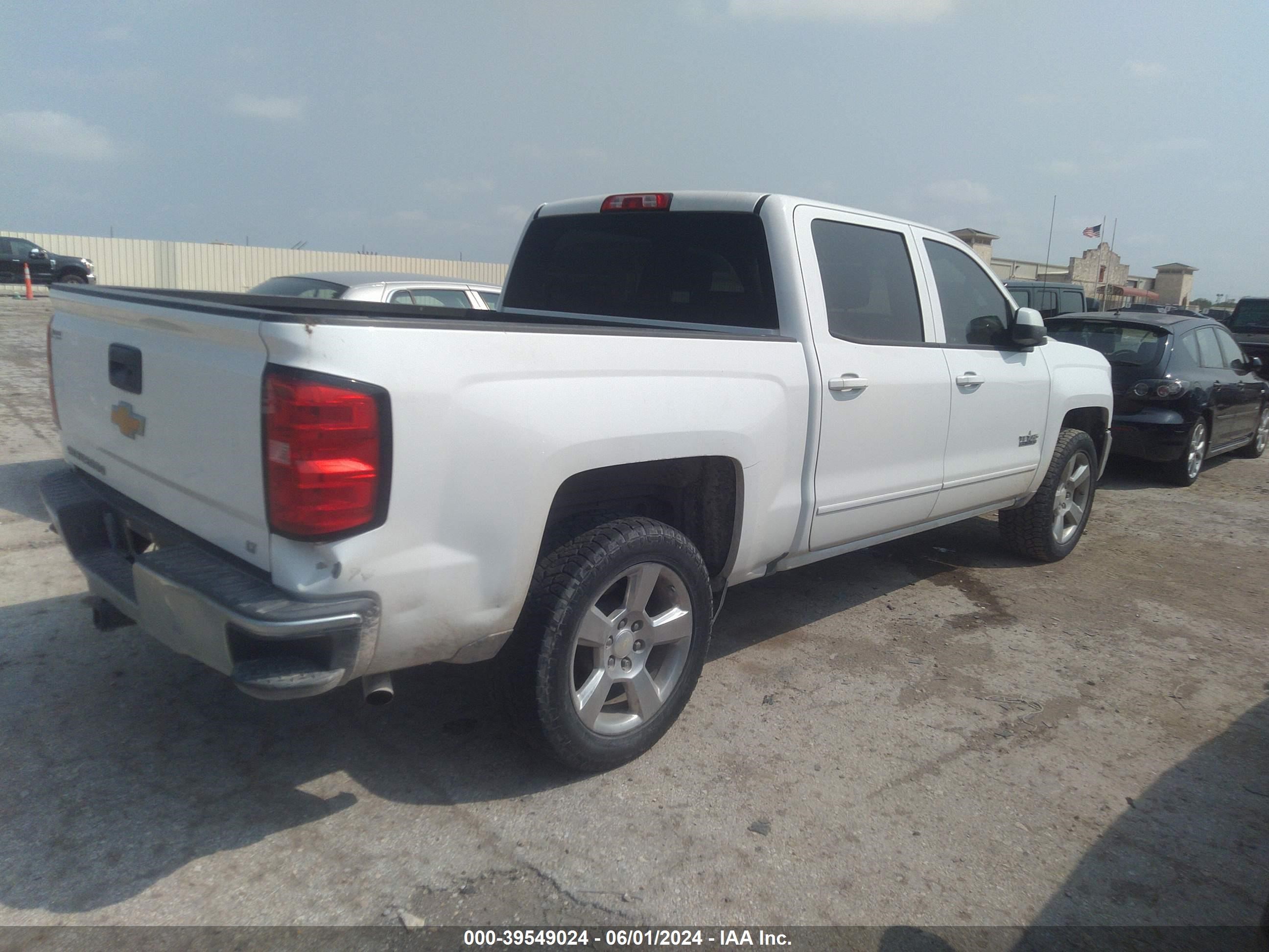 Photo 3 VIN: 3GCPCREC1HG338933 - CHEVROLET SILVERADO 