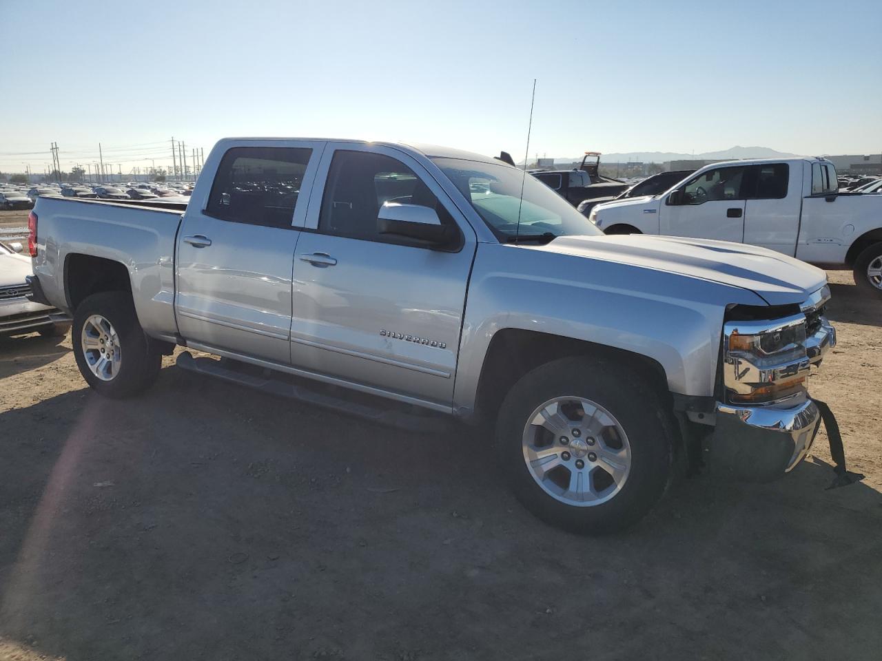 Photo 3 VIN: 3GCPCREC1JG490457 - CHEVROLET SILVERADO 