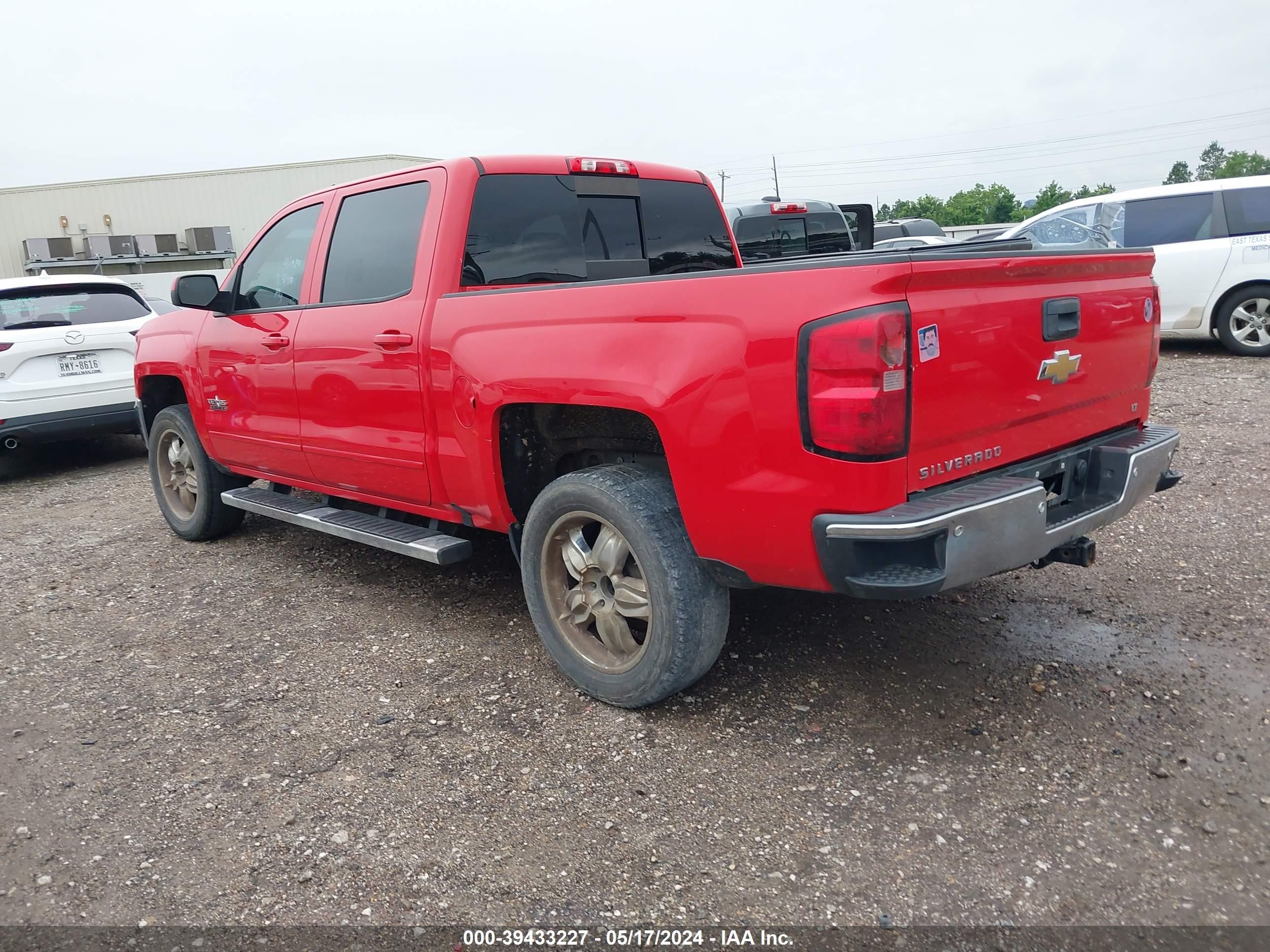 Photo 2 VIN: 3GCPCREC2HG142029 - CHEVROLET SILVERADO 