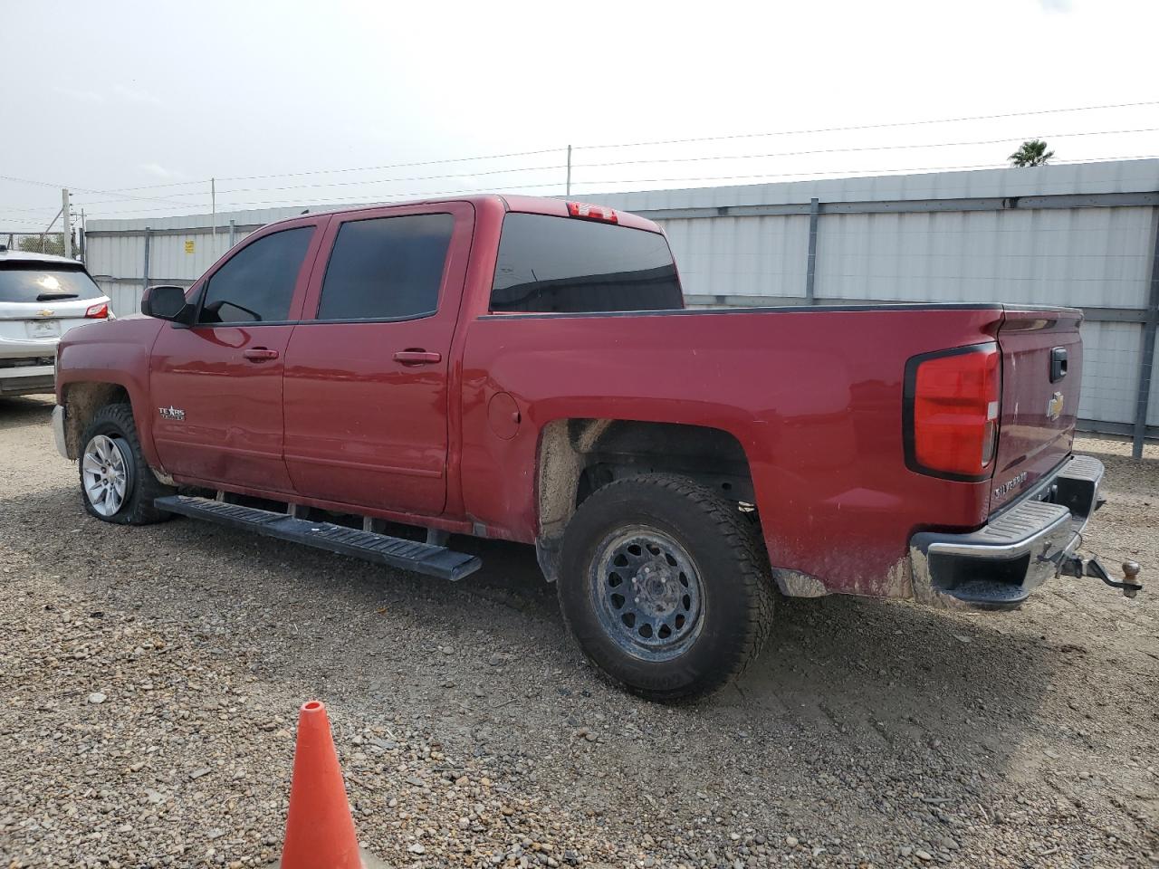 Photo 1 VIN: 3GCPCREC2JG444393 - CHEVROLET SILVERADO 