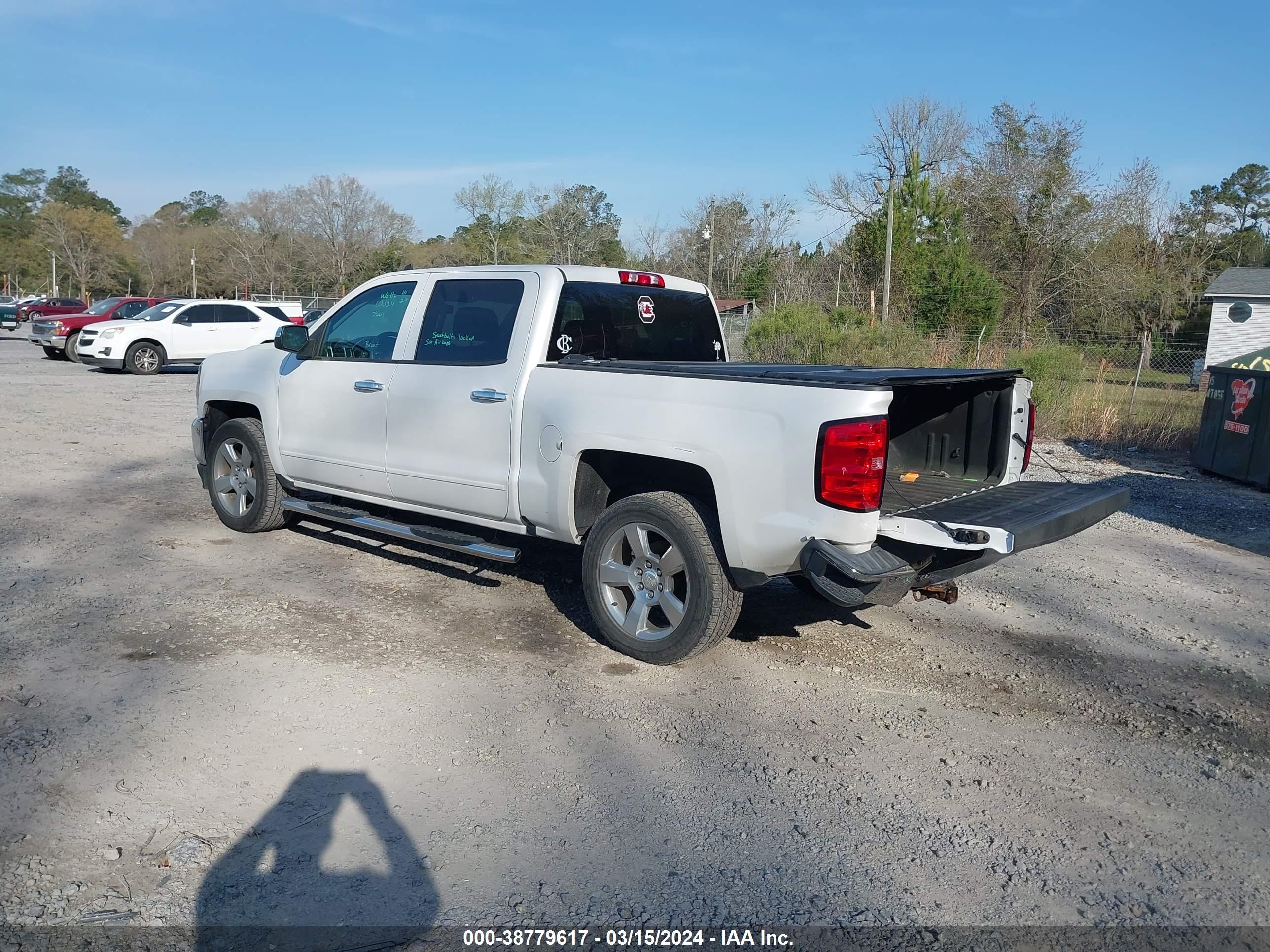 Photo 2 VIN: 3GCPCREC4JG532183 - CHEVROLET SILVERADO 