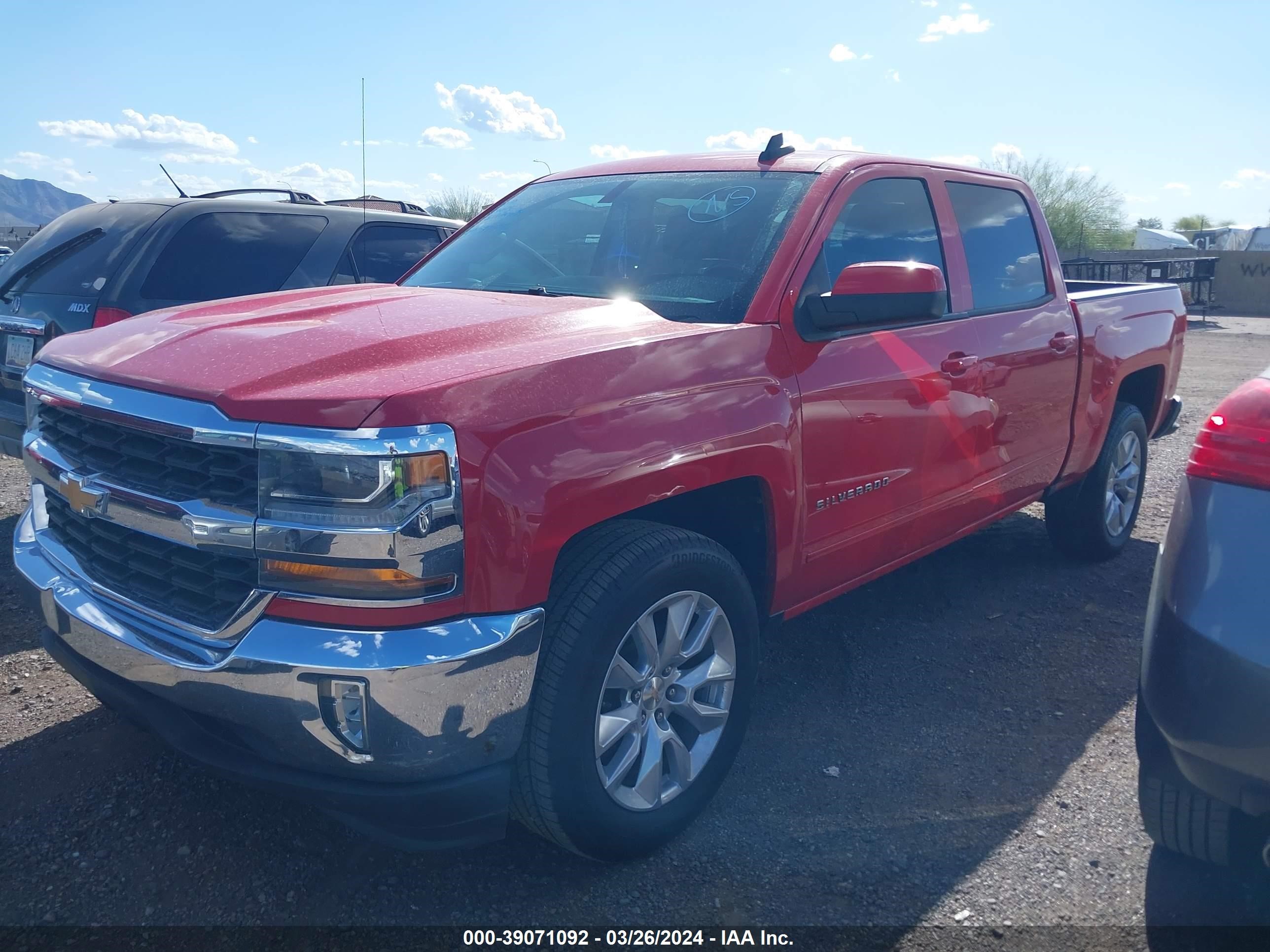 Photo 1 VIN: 3GCPCREC4JG576135 - CHEVROLET SILVERADO 