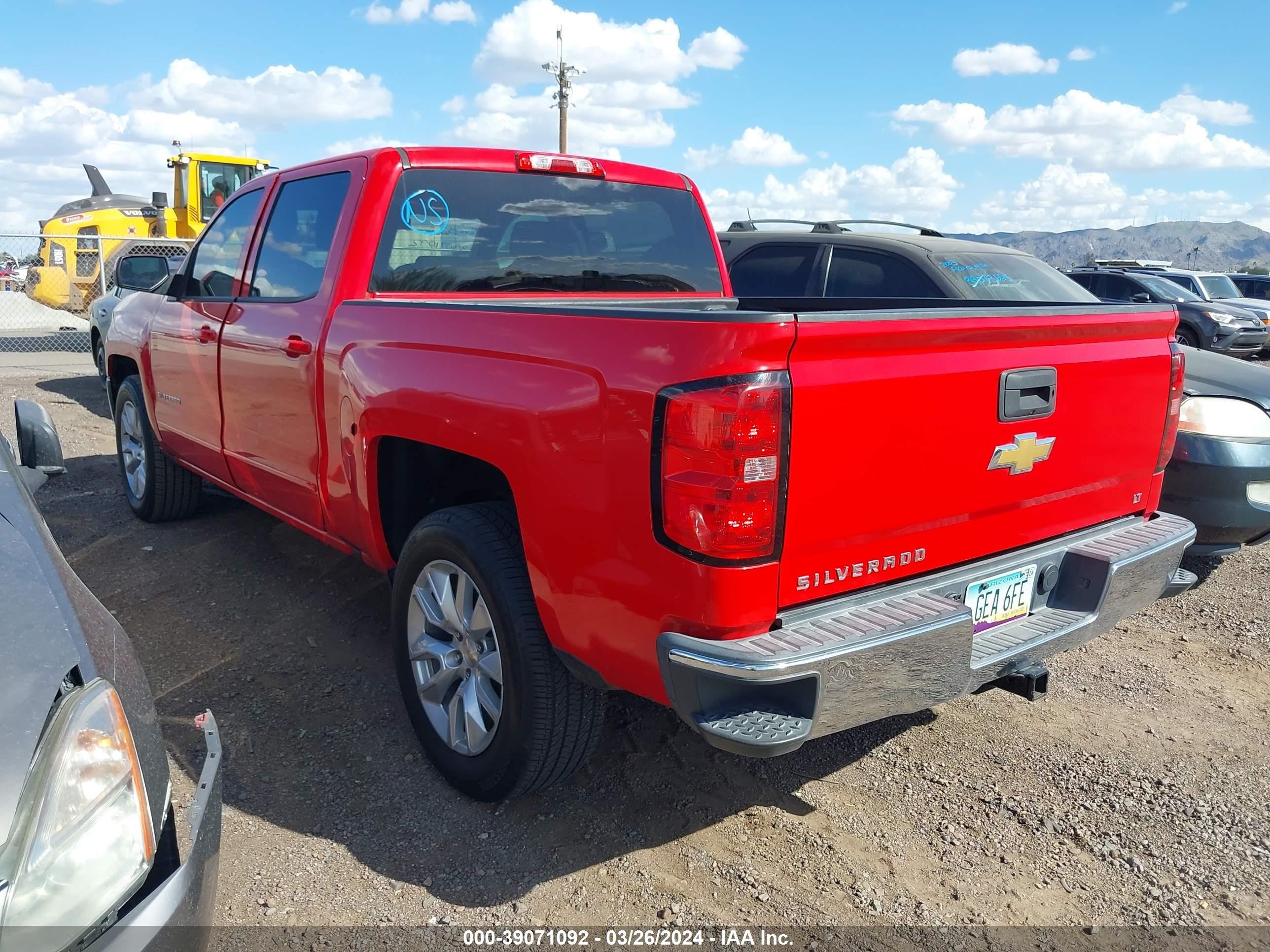 Photo 2 VIN: 3GCPCREC4JG576135 - CHEVROLET SILVERADO 