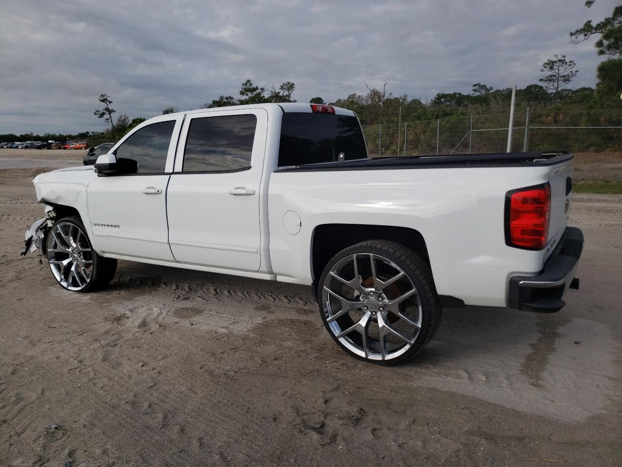 Photo 2 VIN: 3GCPCREC5FG321307 - CHEVROLET SILVERADO 