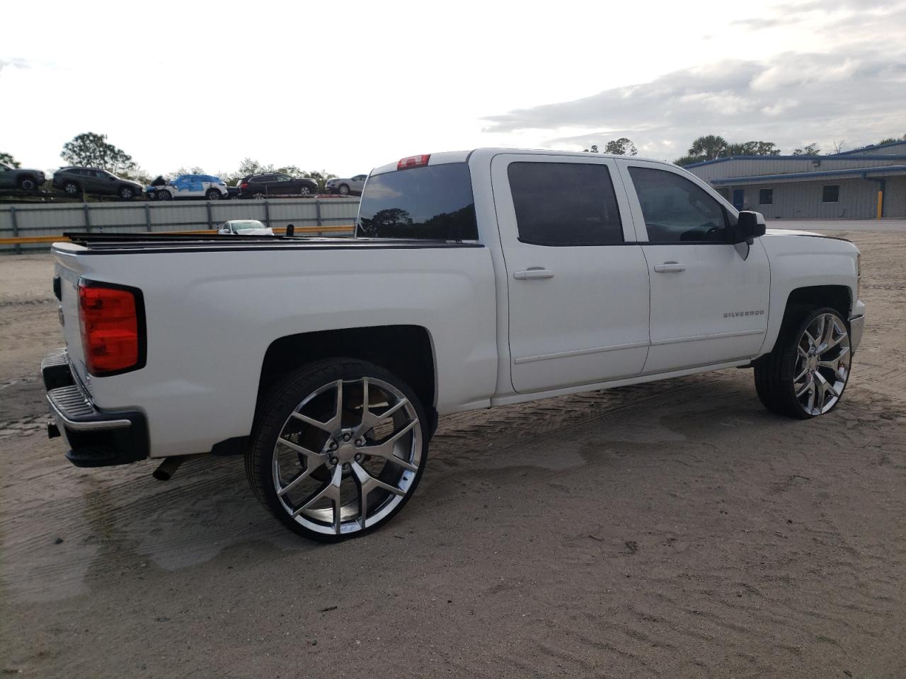 Photo 3 VIN: 3GCPCREC5FG321307 - CHEVROLET SILVERADO 