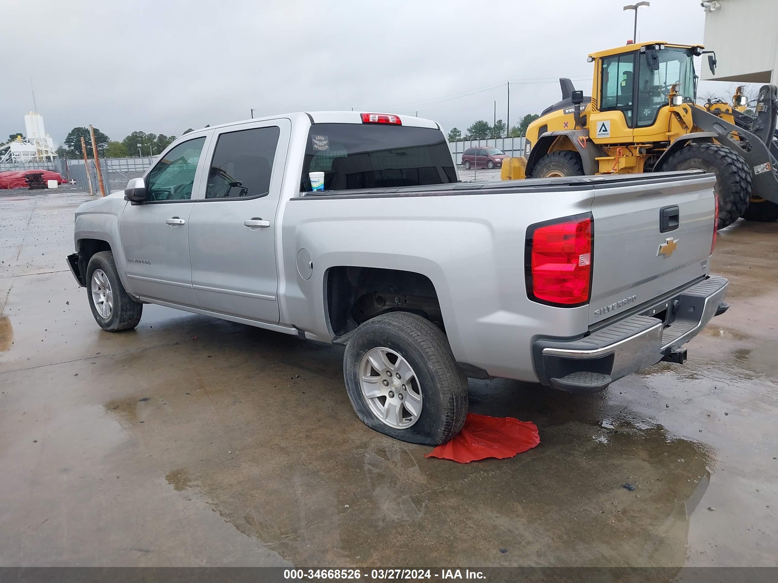 Photo 2 VIN: 3GCPCREC5JG367020 - CHEVROLET SILVERADO 