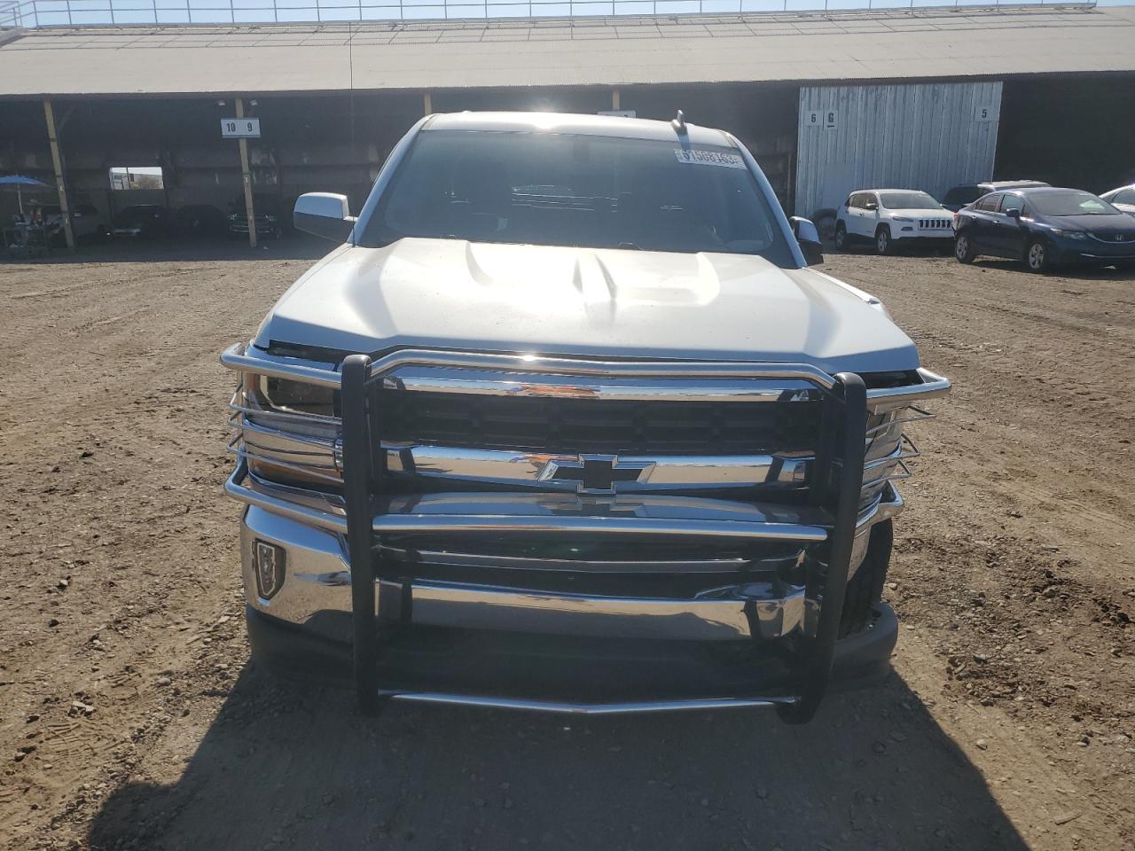 Photo 4 VIN: 3GCPCREC5JG392385 - CHEVROLET SILVERADO 