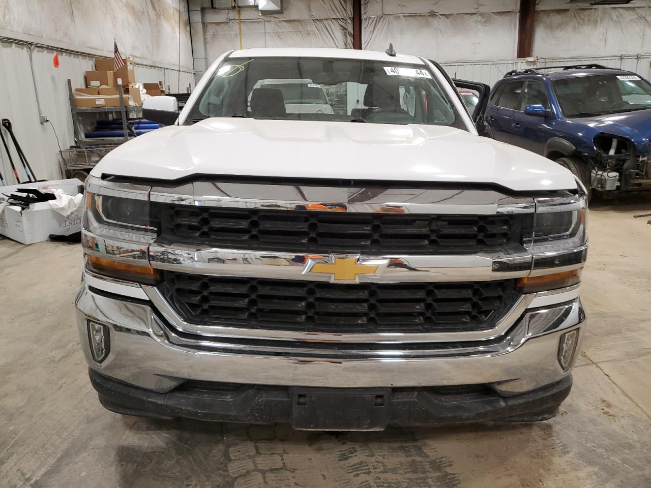 Photo 4 VIN: 3GCPCREC8JG221792 - CHEVROLET SILVERADO 