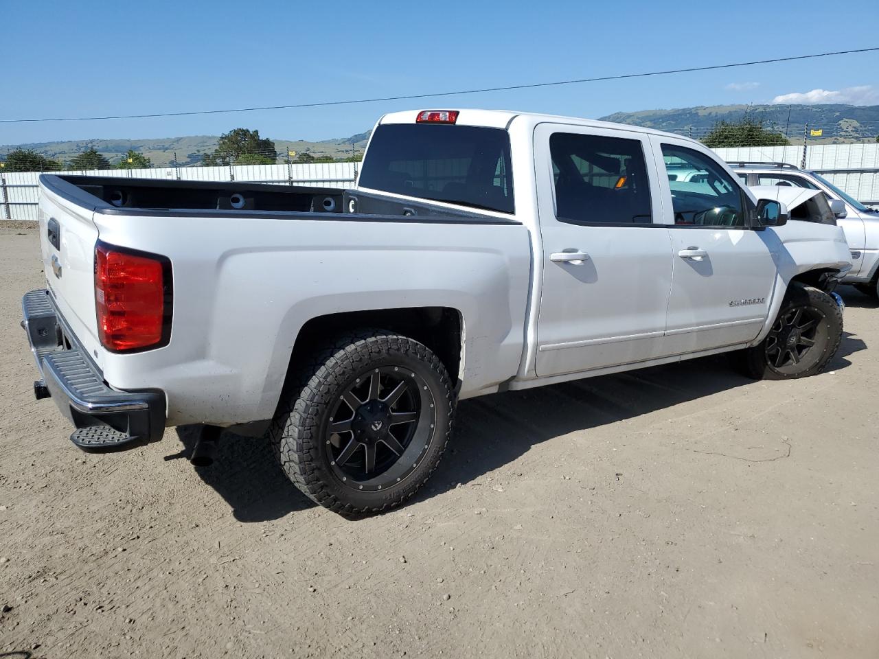 Photo 2 VIN: 3GCPCREC9HG235114 - CHEVROLET SILVERADO 