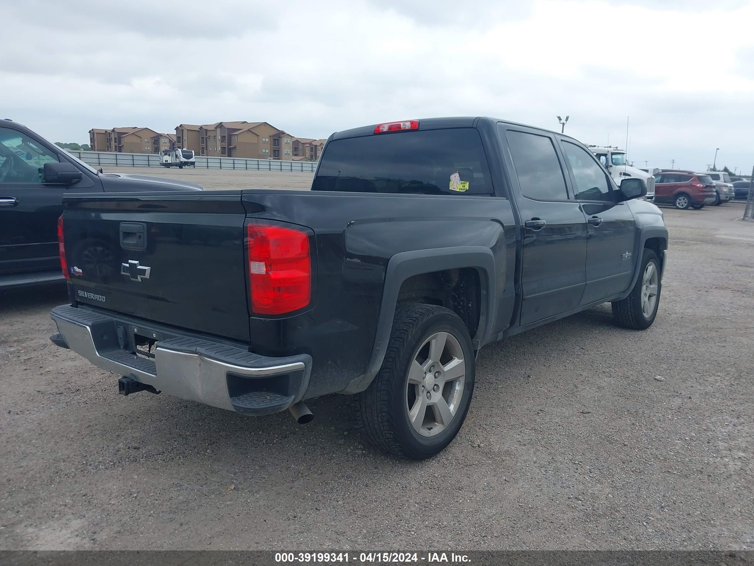 Photo 3 VIN: 3GCPCREC9JG215032 - CHEVROLET SILVERADO 