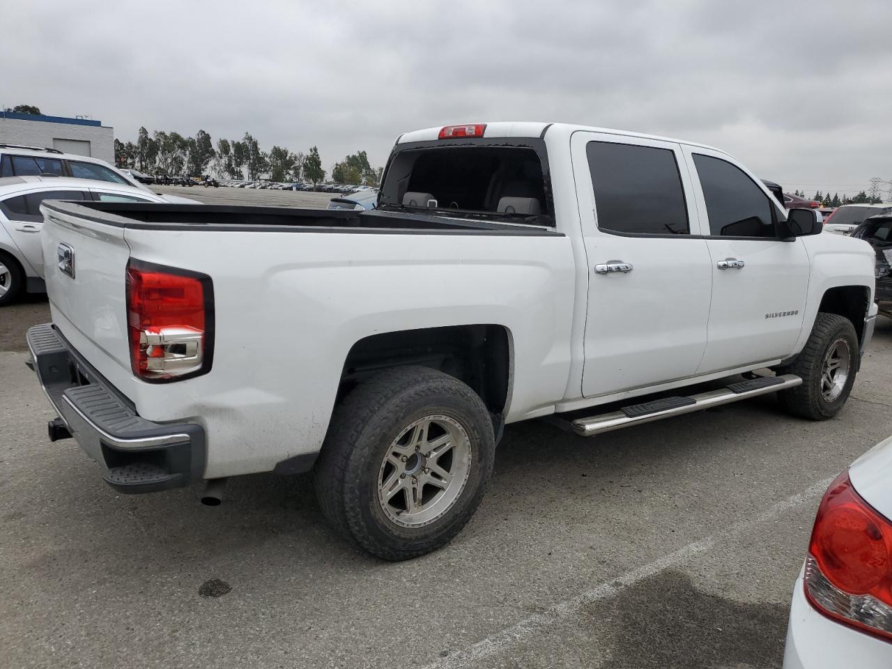 Photo 2 VIN: 3GCPCRECXEG194553 - CHEVROLET SILVERADO 