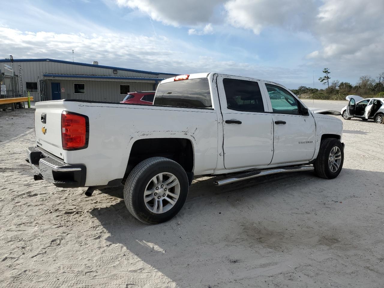 Photo 2 VIN: 3GCPCREH1EG261570 - CHEVROLET SILVERADO 