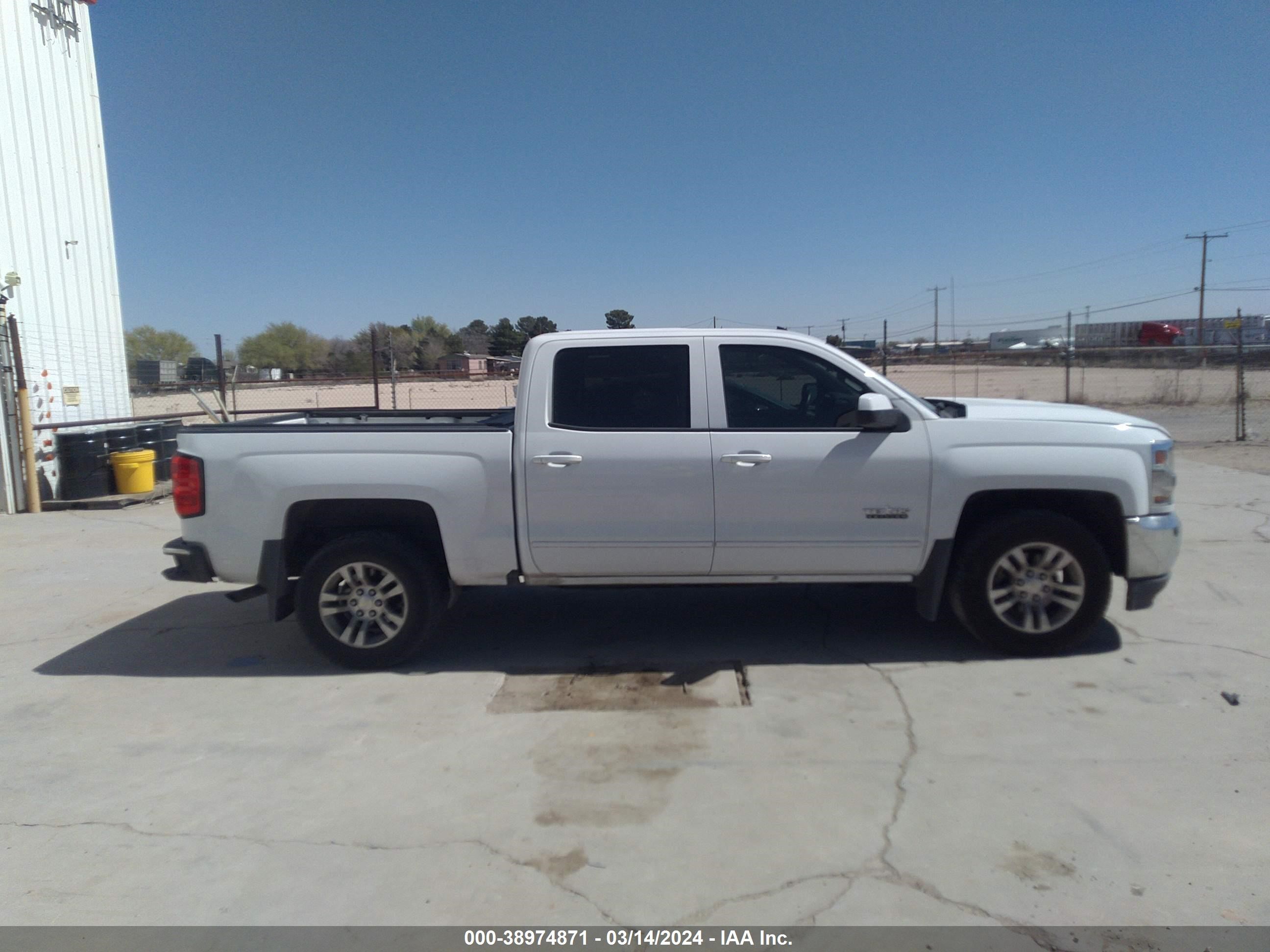 Photo 12 VIN: 3GCPCREH2JG338246 - CHEVROLET SILVERADO 