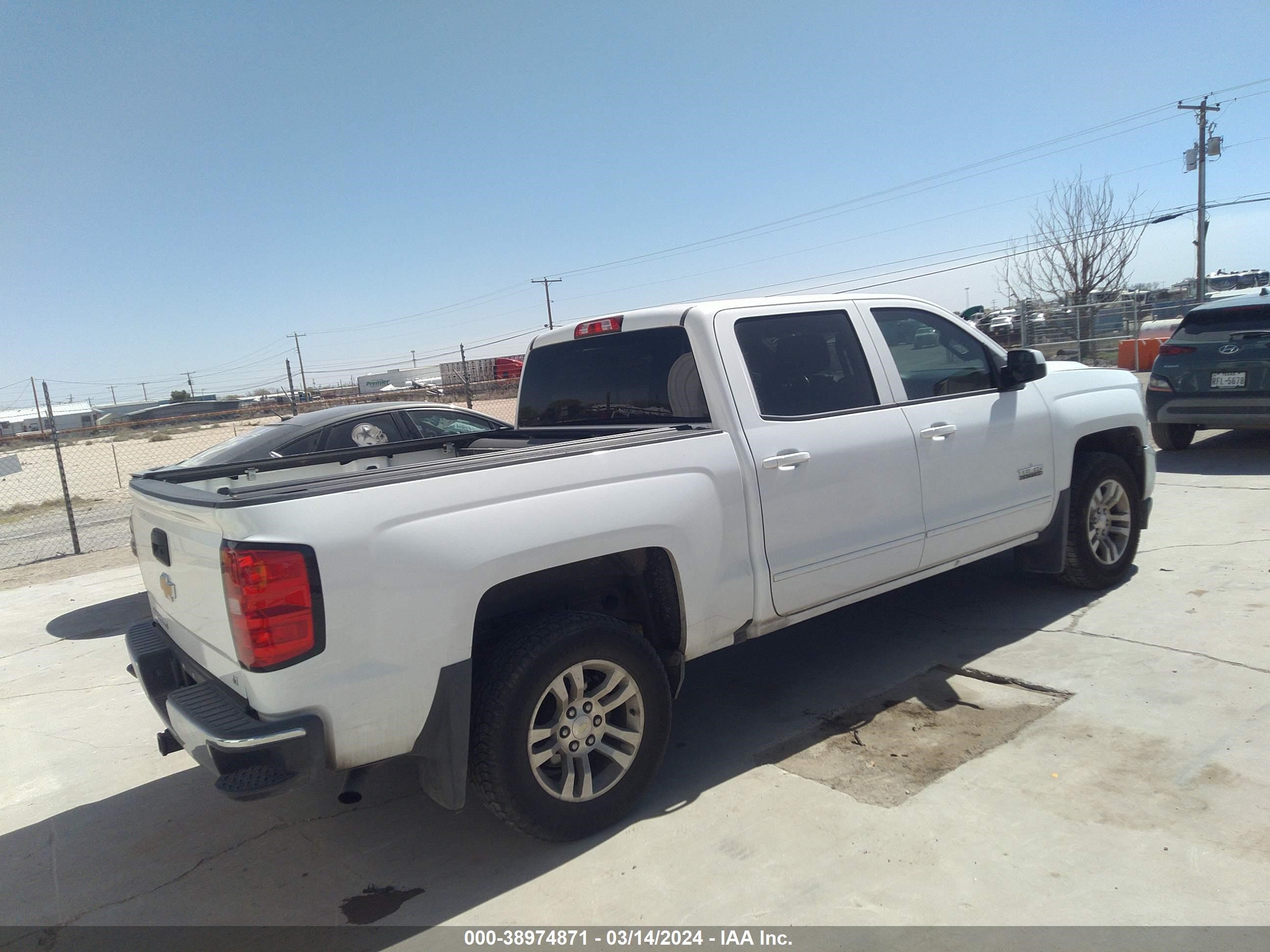 Photo 3 VIN: 3GCPCREH2JG338246 - CHEVROLET SILVERADO 