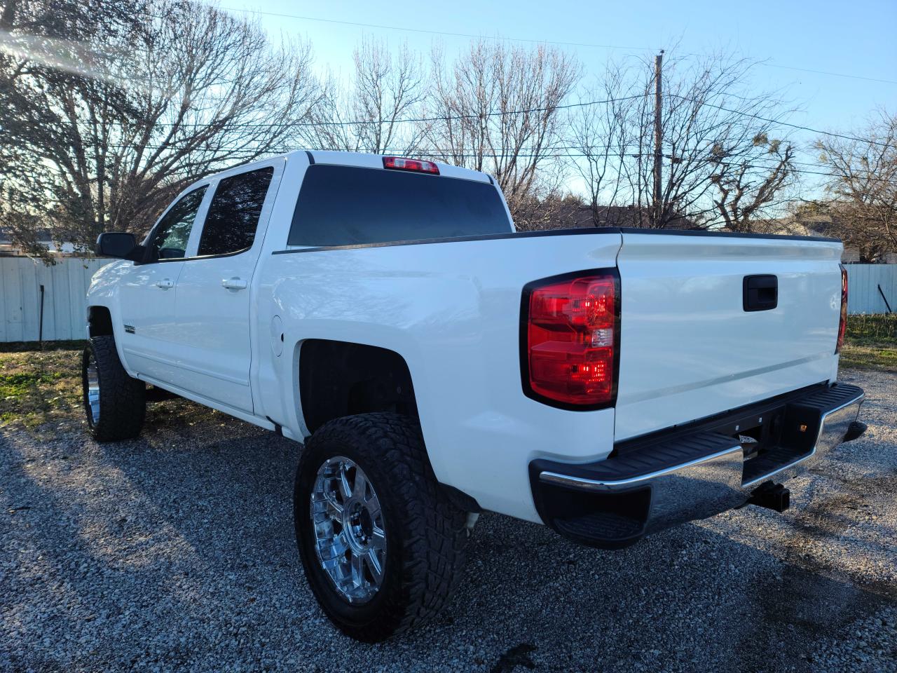 Photo 2 VIN: 3GCPCREH9JG367355 - CHEVROLET SILVERADO 