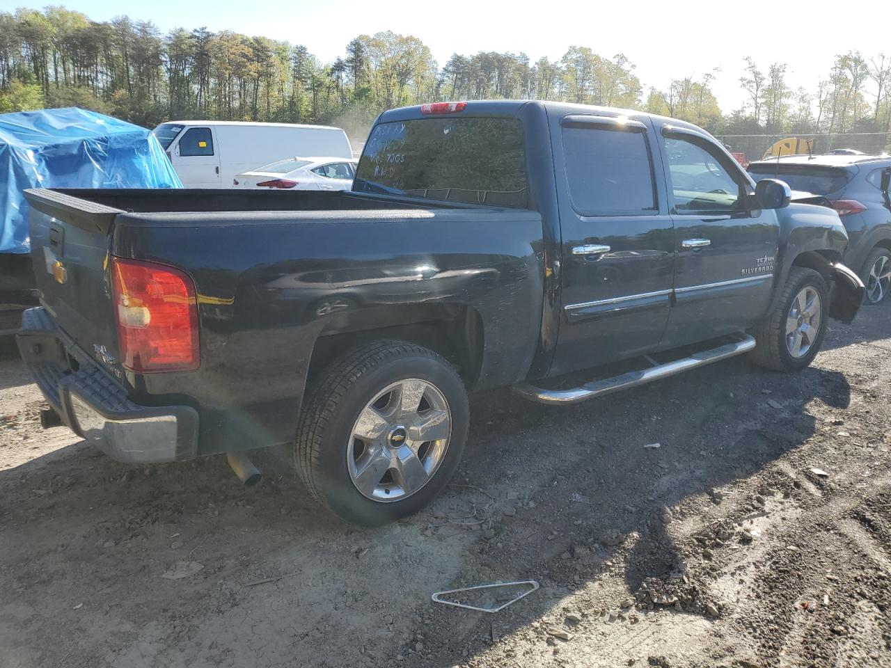 Photo 2 VIN: 3GCPCSE00BG247205 - CHEVROLET SILVERADO 