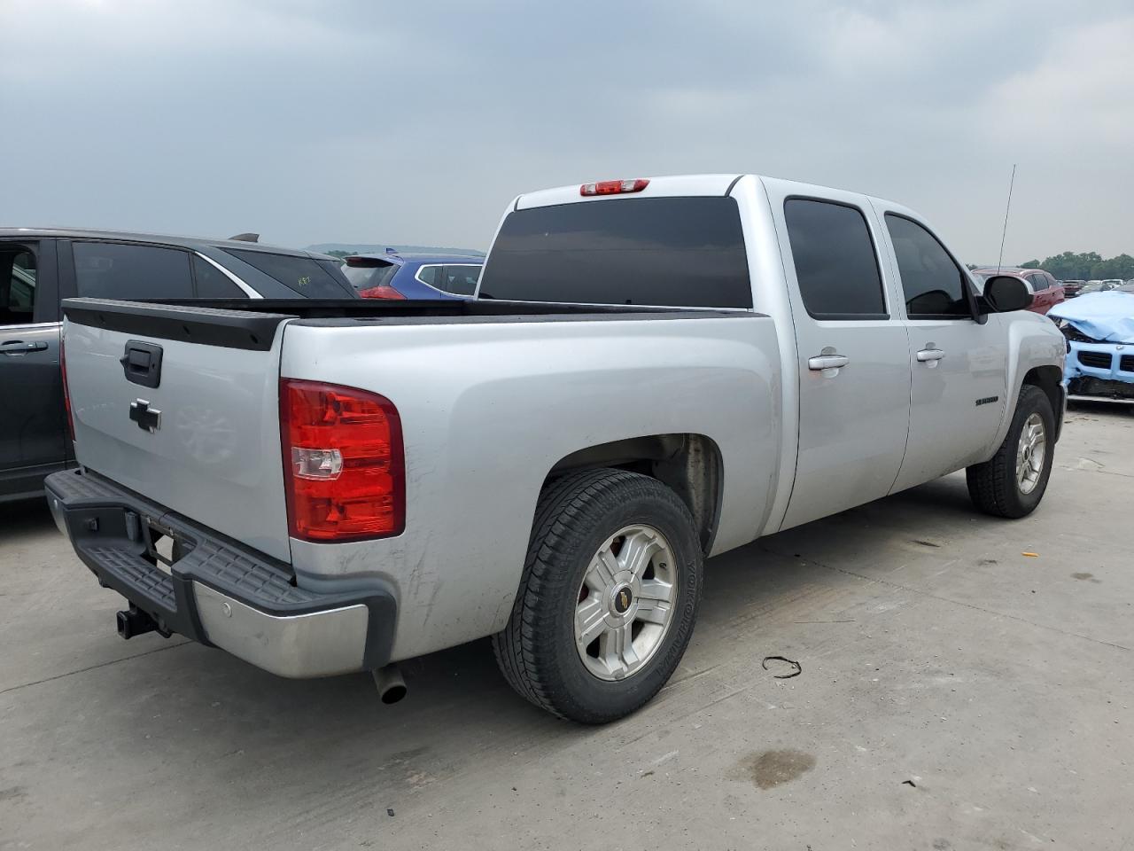 Photo 2 VIN: 3GCPCSE01DG128632 - CHEVROLET SILVERADO 