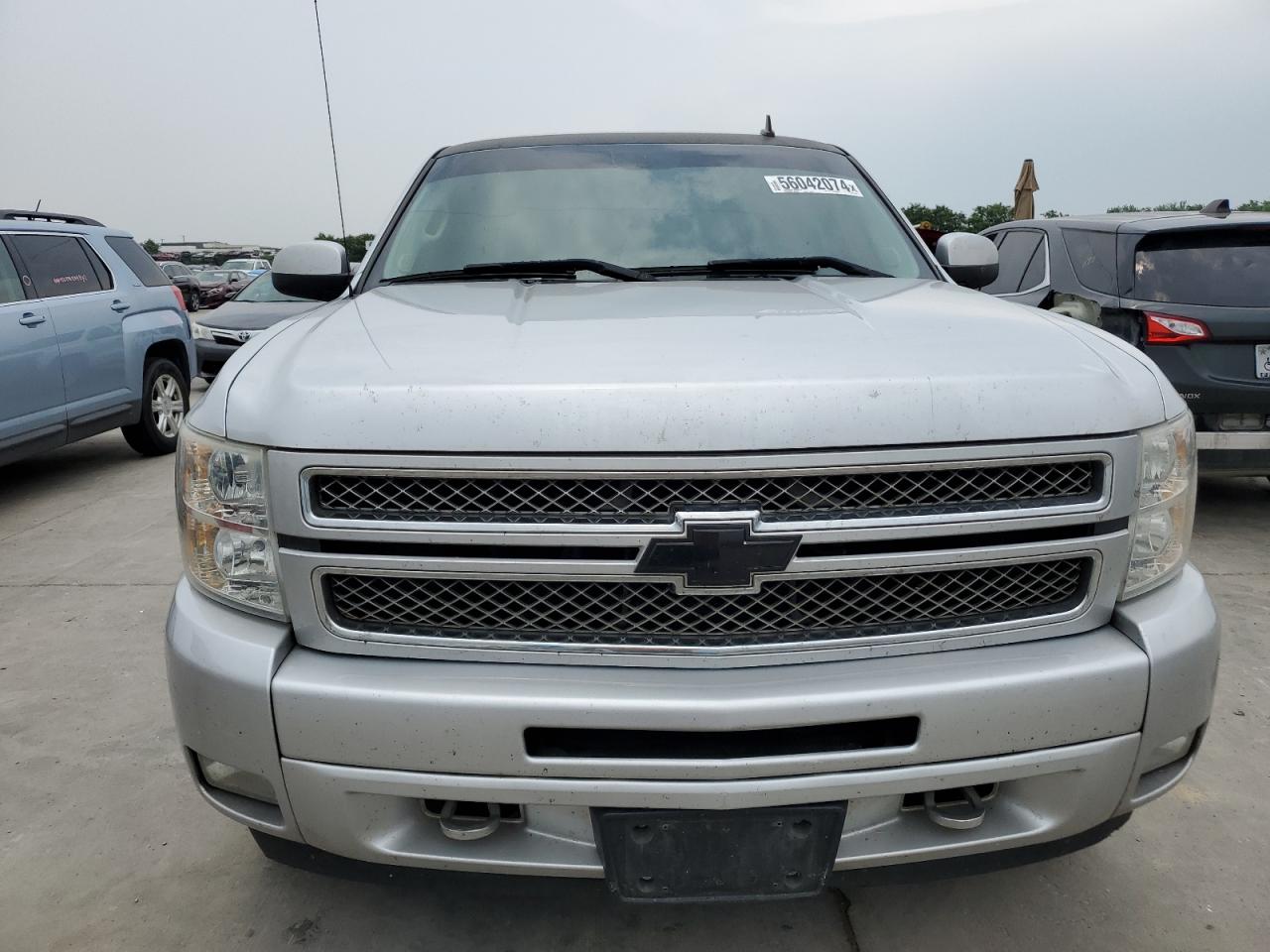 Photo 4 VIN: 3GCPCSE01DG128632 - CHEVROLET SILVERADO 