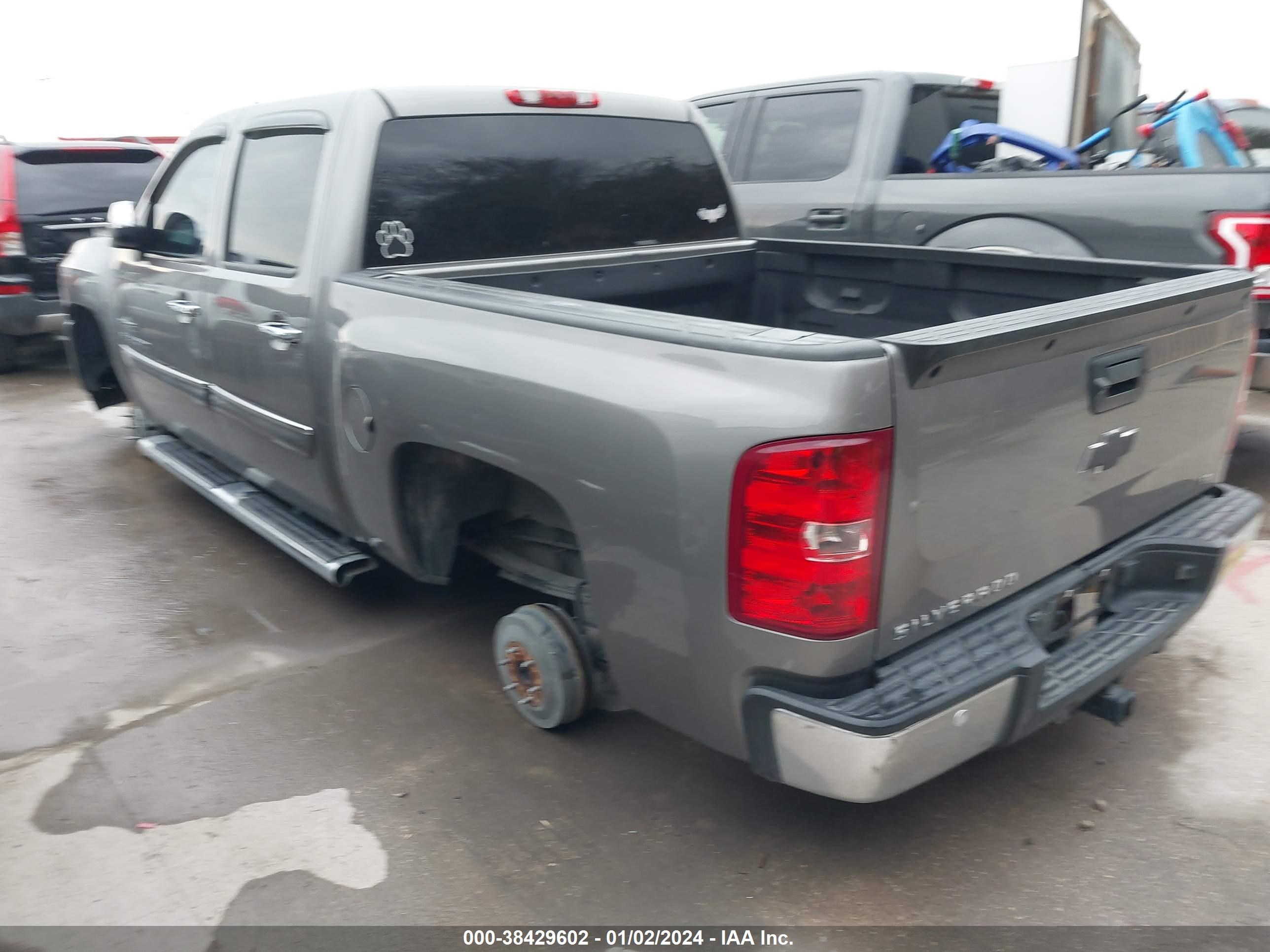 Photo 2 VIN: 3GCPCSE01DG148282 - CHEVROLET SILVERADO 