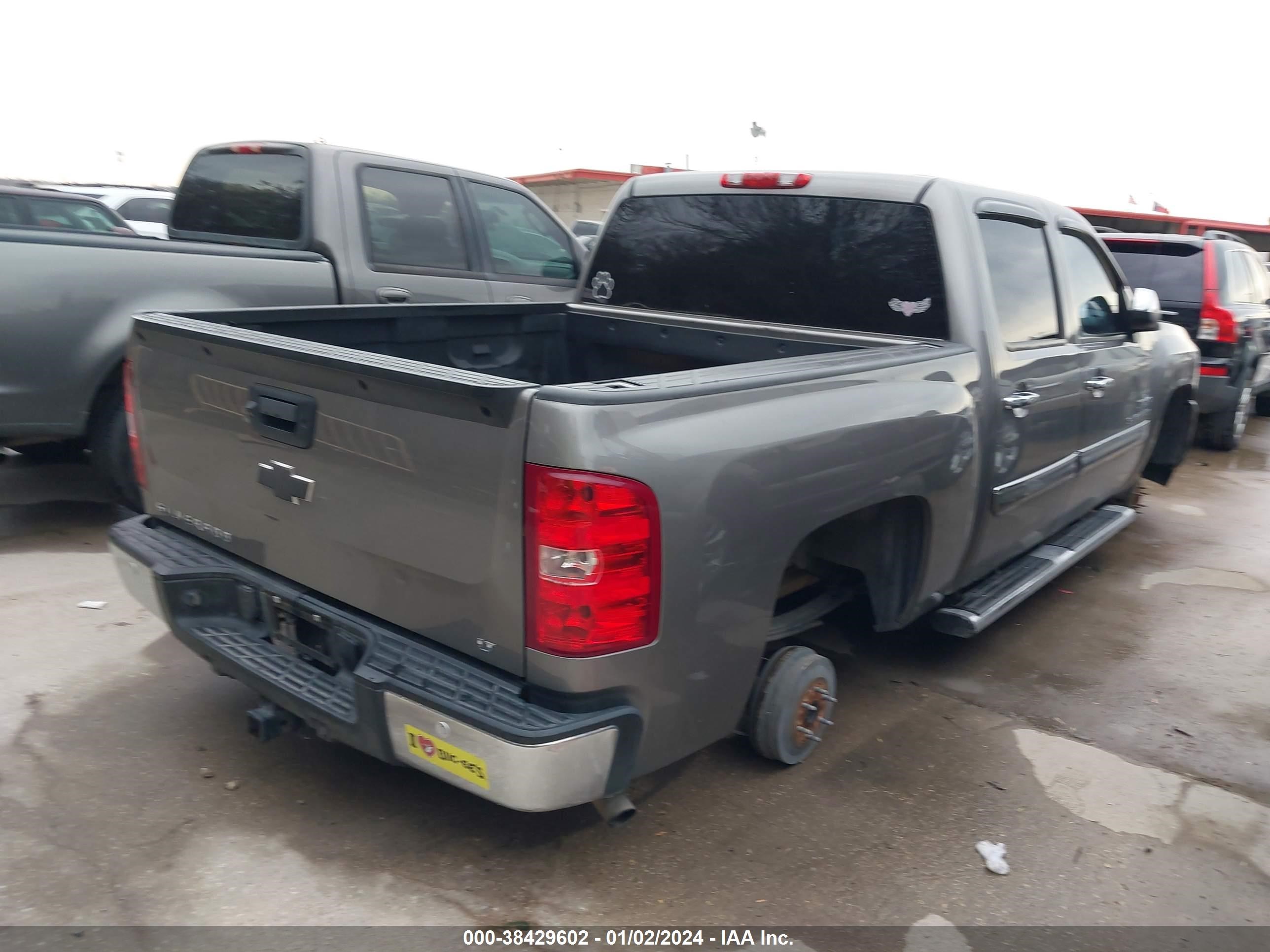 Photo 3 VIN: 3GCPCSE01DG148282 - CHEVROLET SILVERADO 