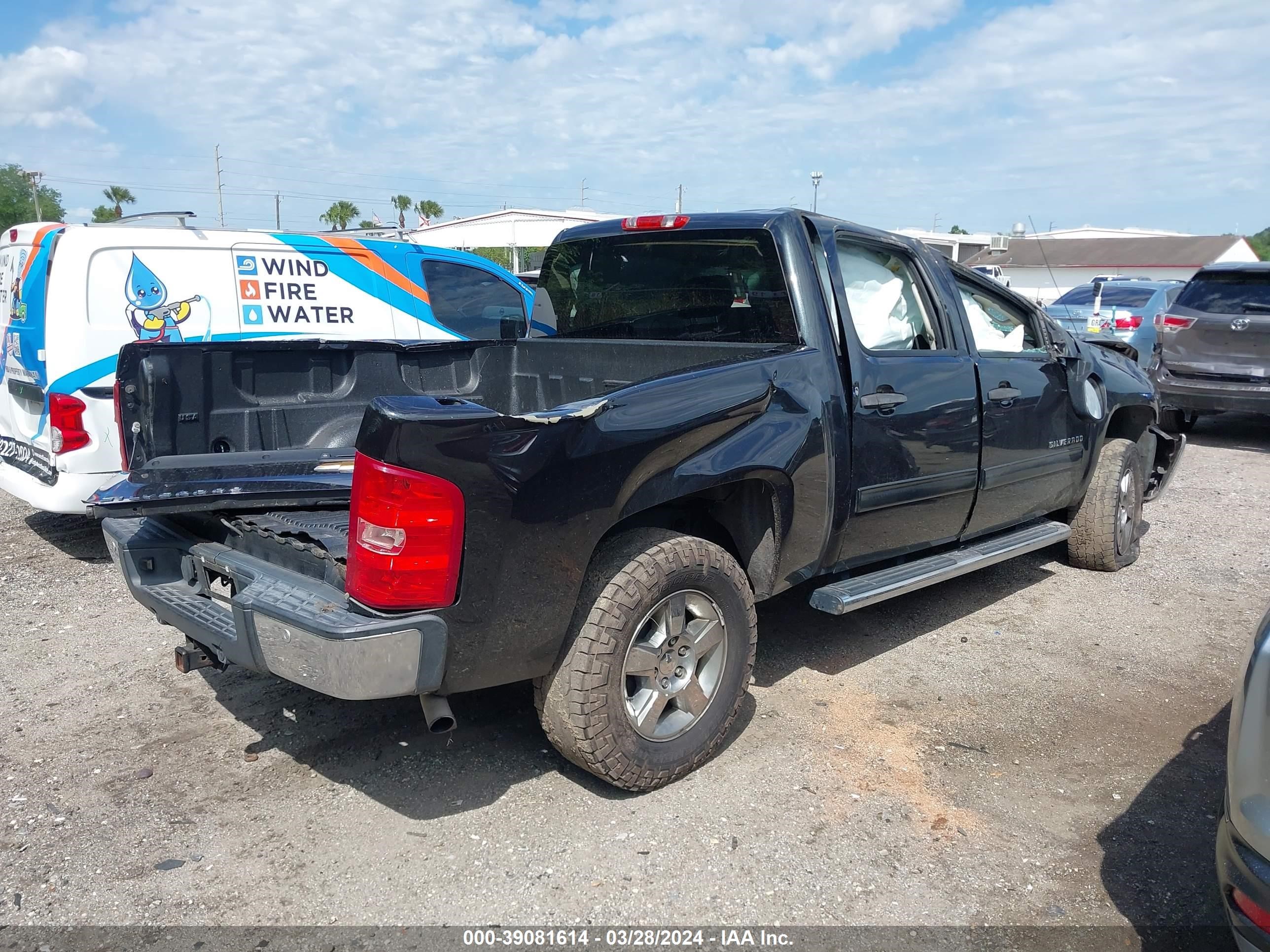 Photo 3 VIN: 3GCPCSE02CG256182 - CHEVROLET SILVERADO 