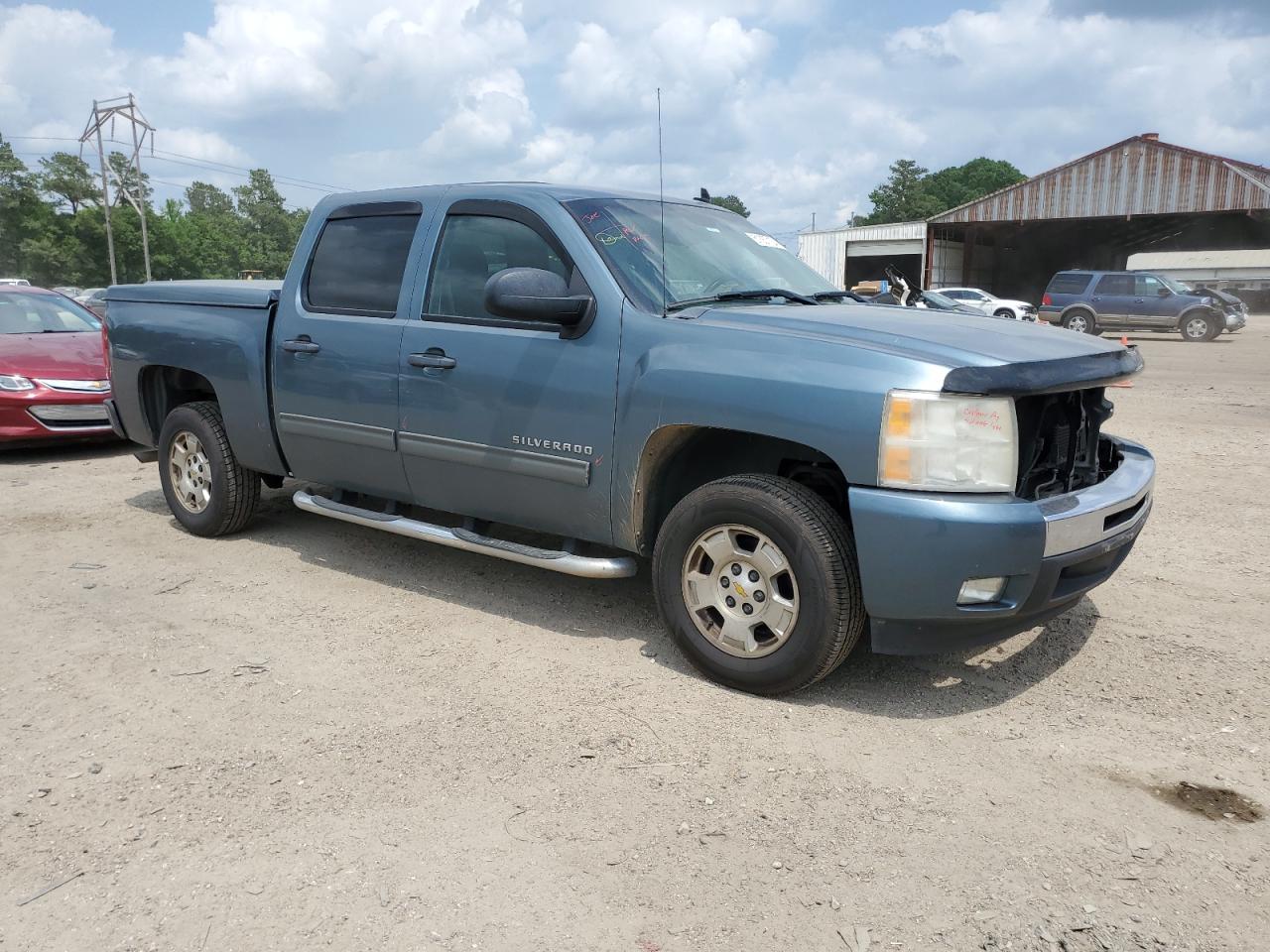 Photo 3 VIN: 3GCPCSE03BG221701 - CHEVROLET SILVERADO 