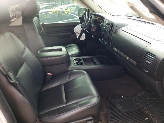 Photo 4 VIN: 3GCPCSE03BG268985 - CHEVROLET SILVERADO 