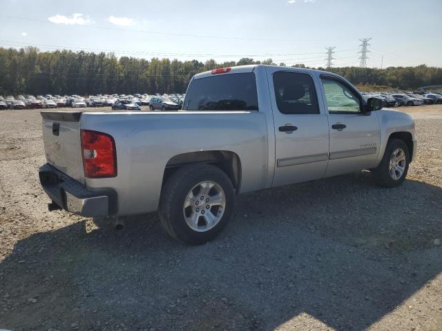 Photo 2 VIN: 3GCPCSE03BG322057 - CHEVROLET SILVERADO 