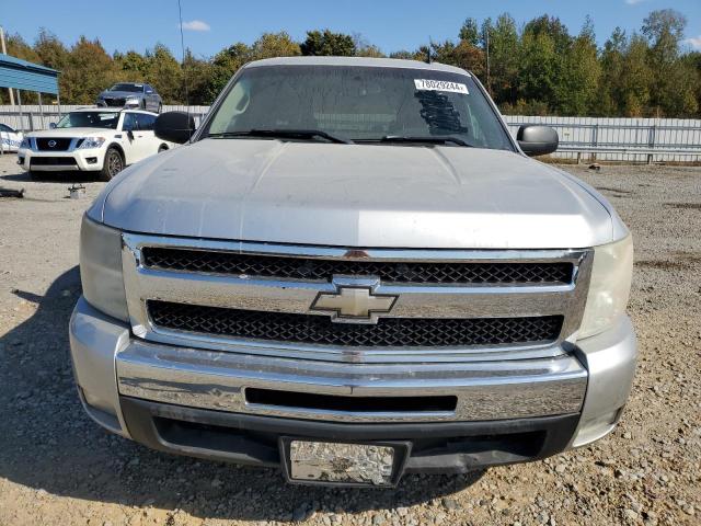 Photo 4 VIN: 3GCPCSE03BG322057 - CHEVROLET SILVERADO 